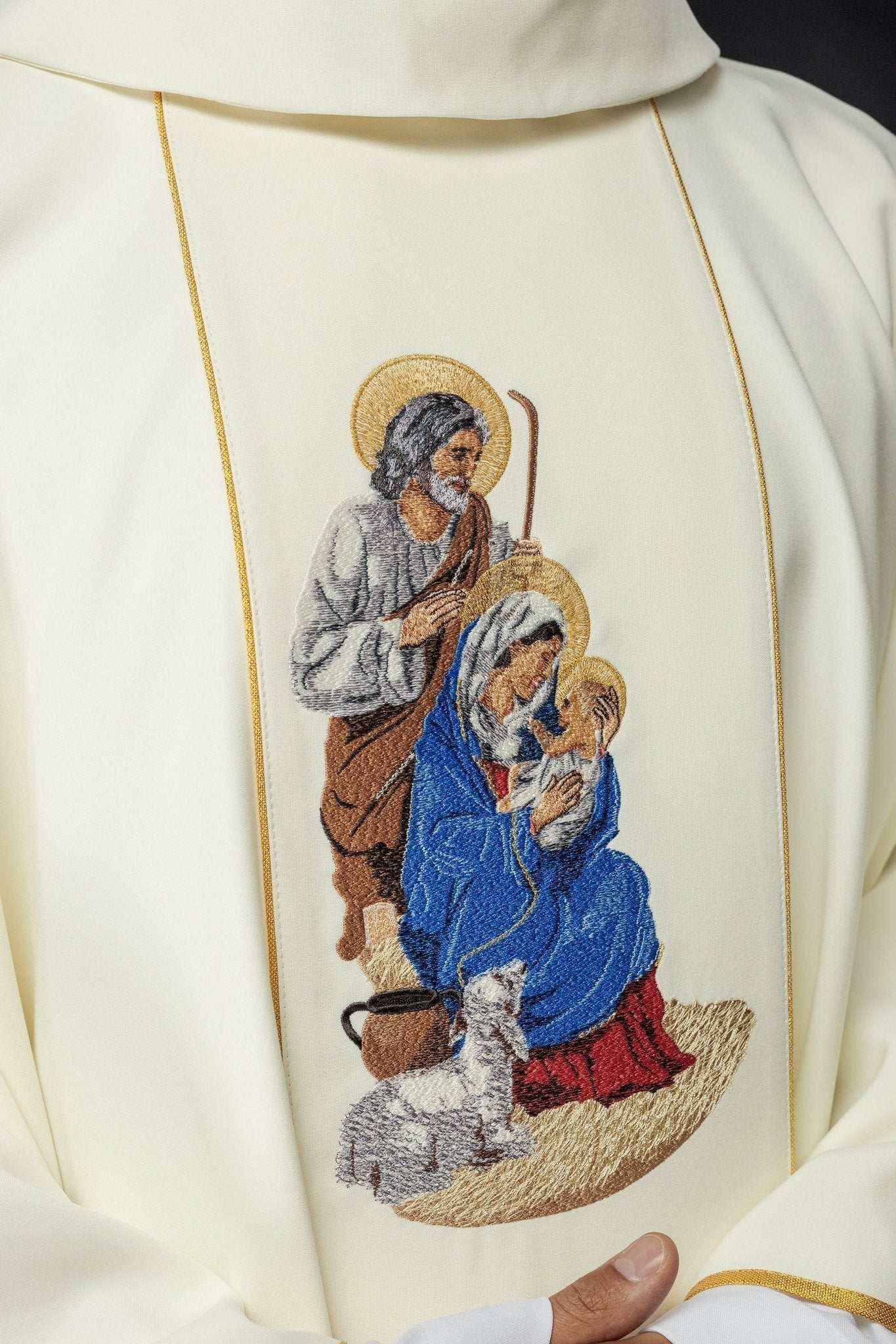 Christmas ivory chasuble with the image of Holy Family - Image 3