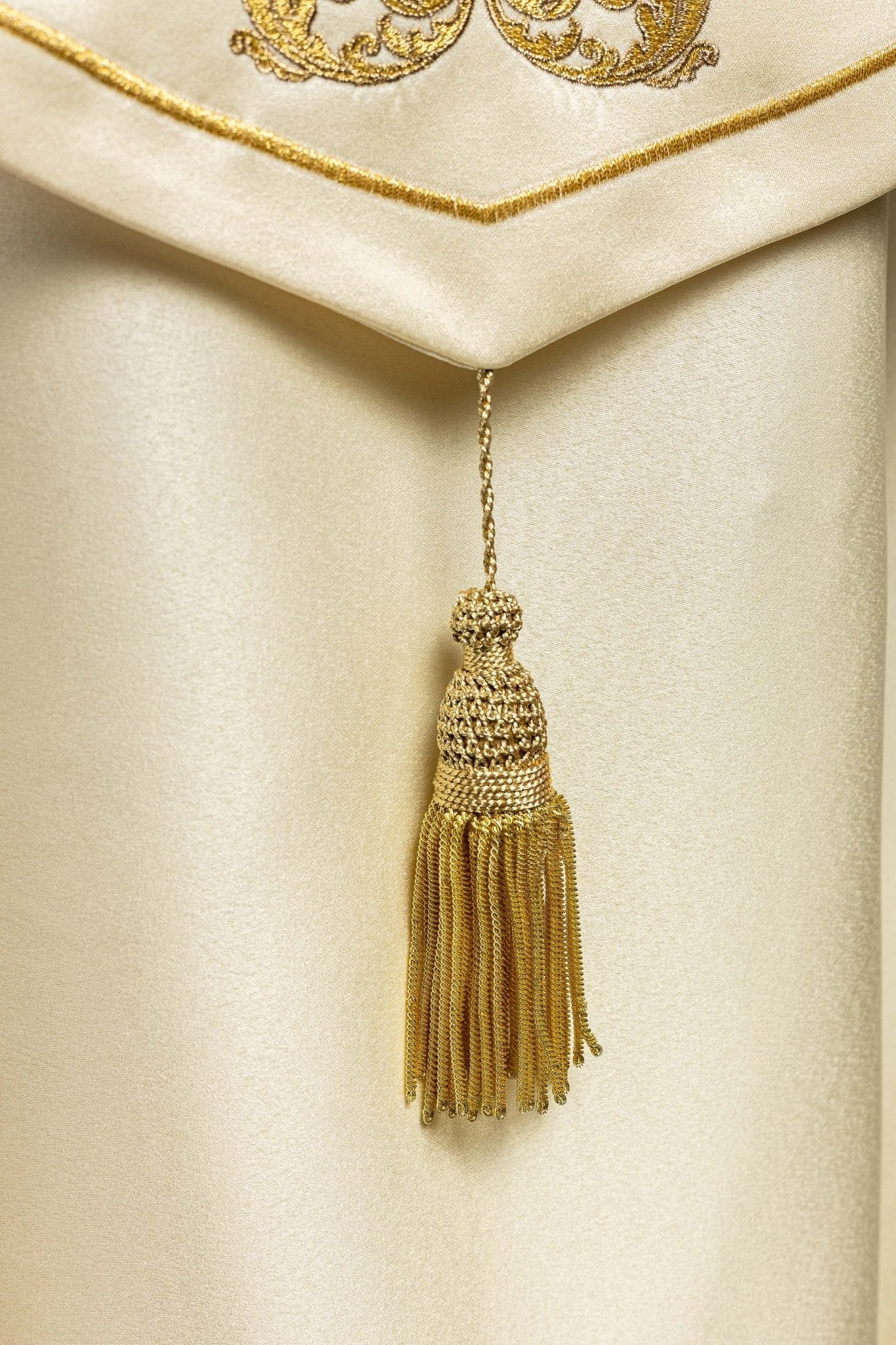 Clerical cope with embroidered gold IHS motif - Image 7