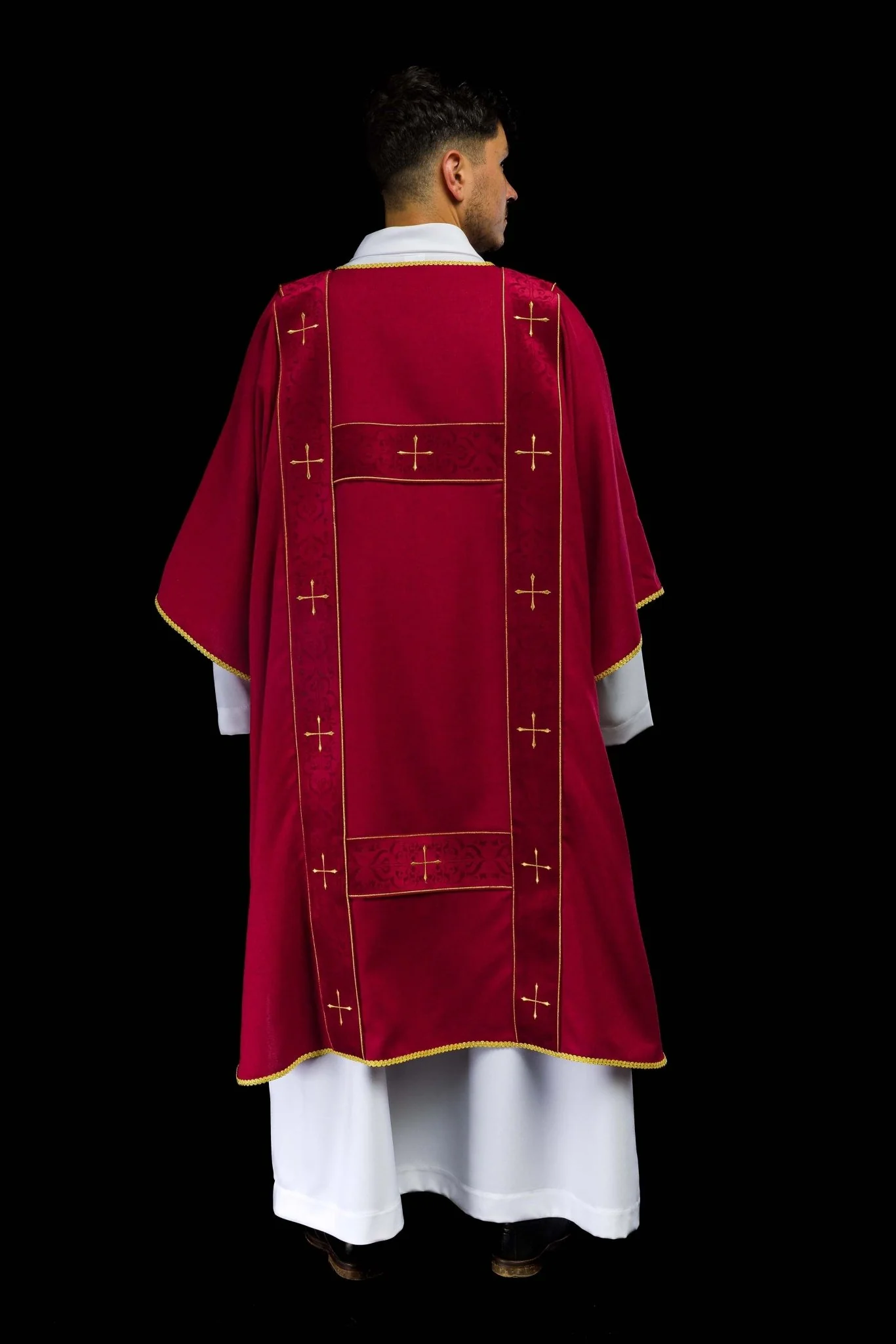 Dalmatic with velvet bands and embroidered golden crosses in red - Image 6