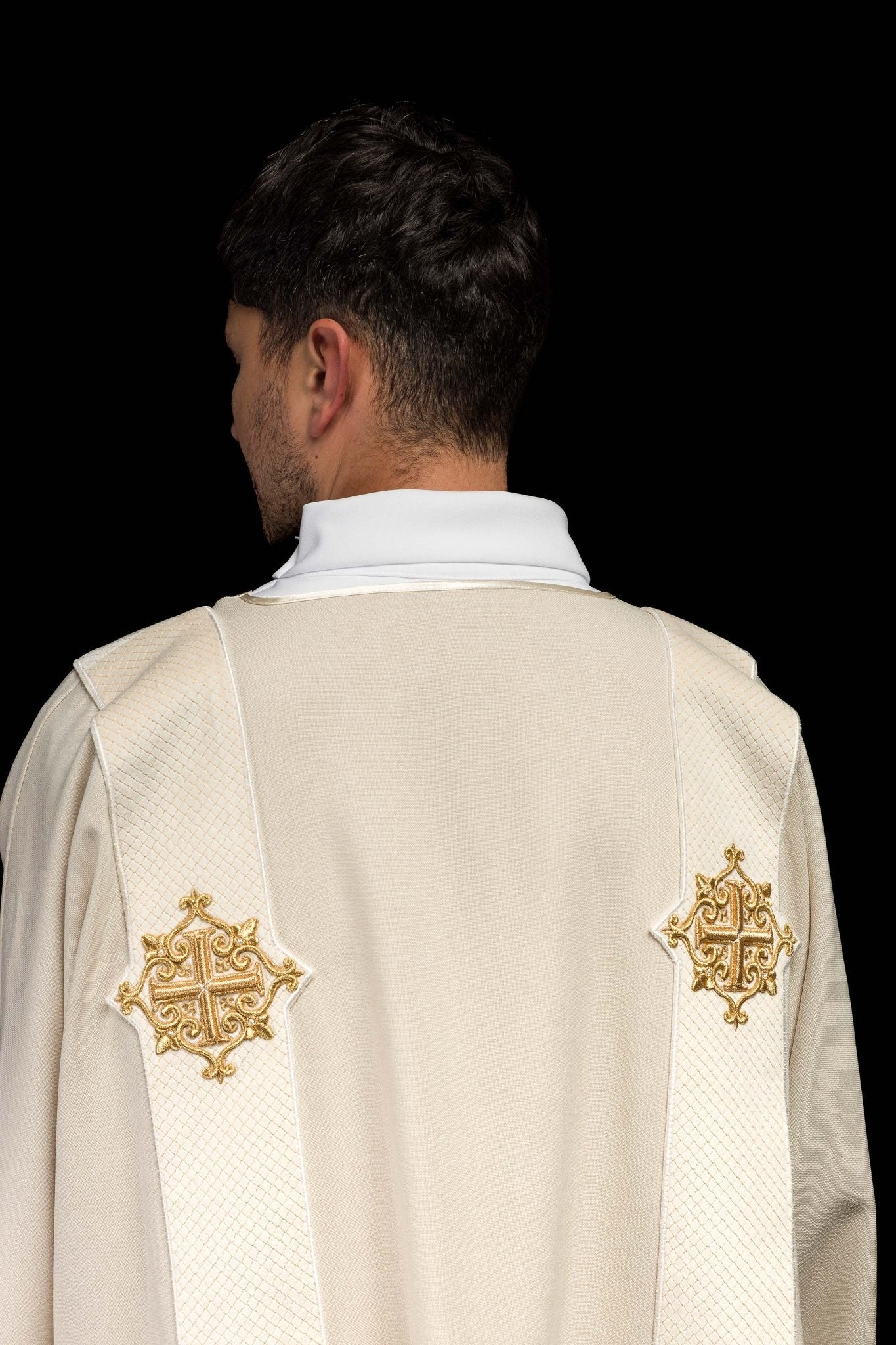 Ecru dalmatic with velvet bands and cross symbols - Image 5