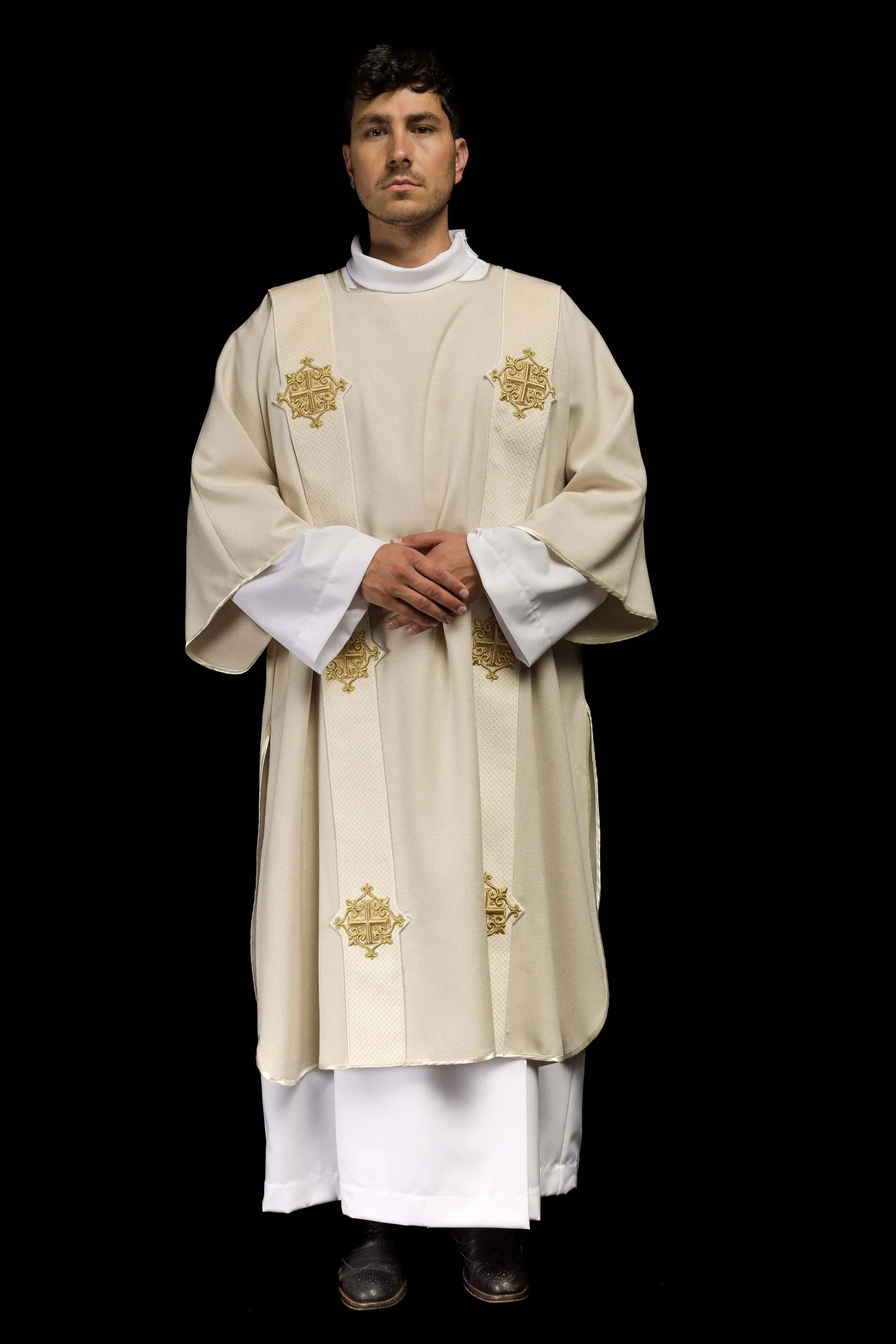 Ecru dalmatic with velvet bands and cross symbols - Image 7
