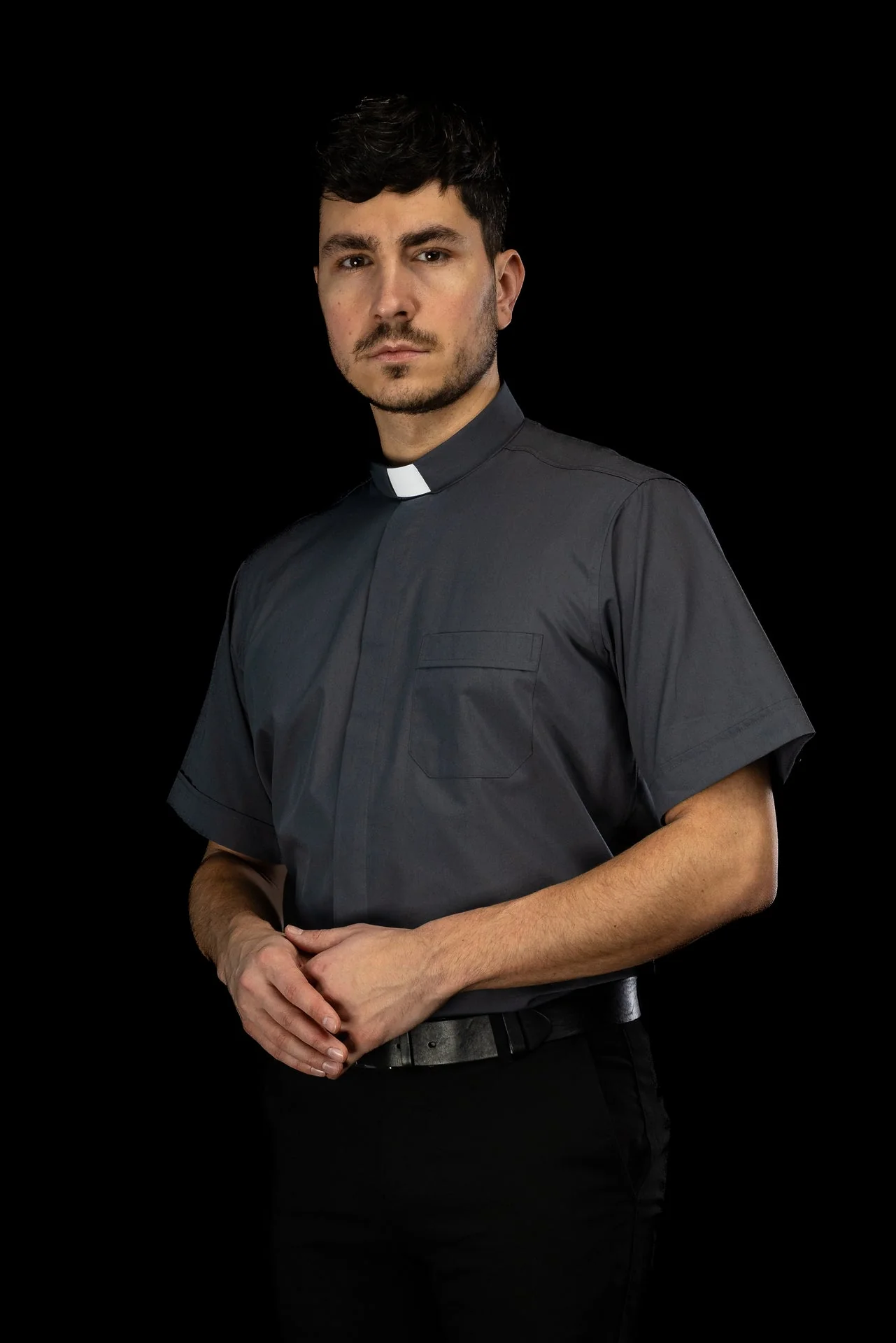 Dark grey short-sleeved clerical shirt with clerical collar - Image 8