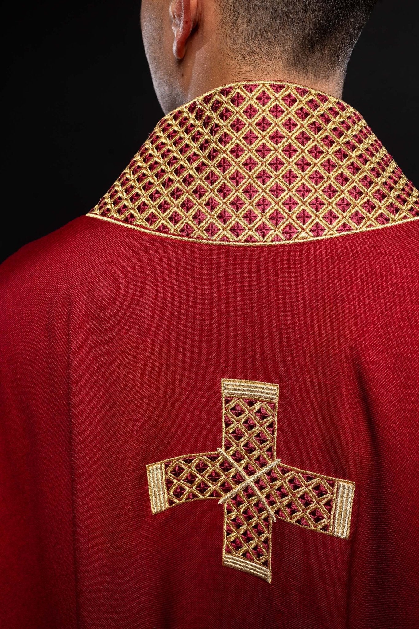 Dark red chasuble with decorative gold collar - Image 5