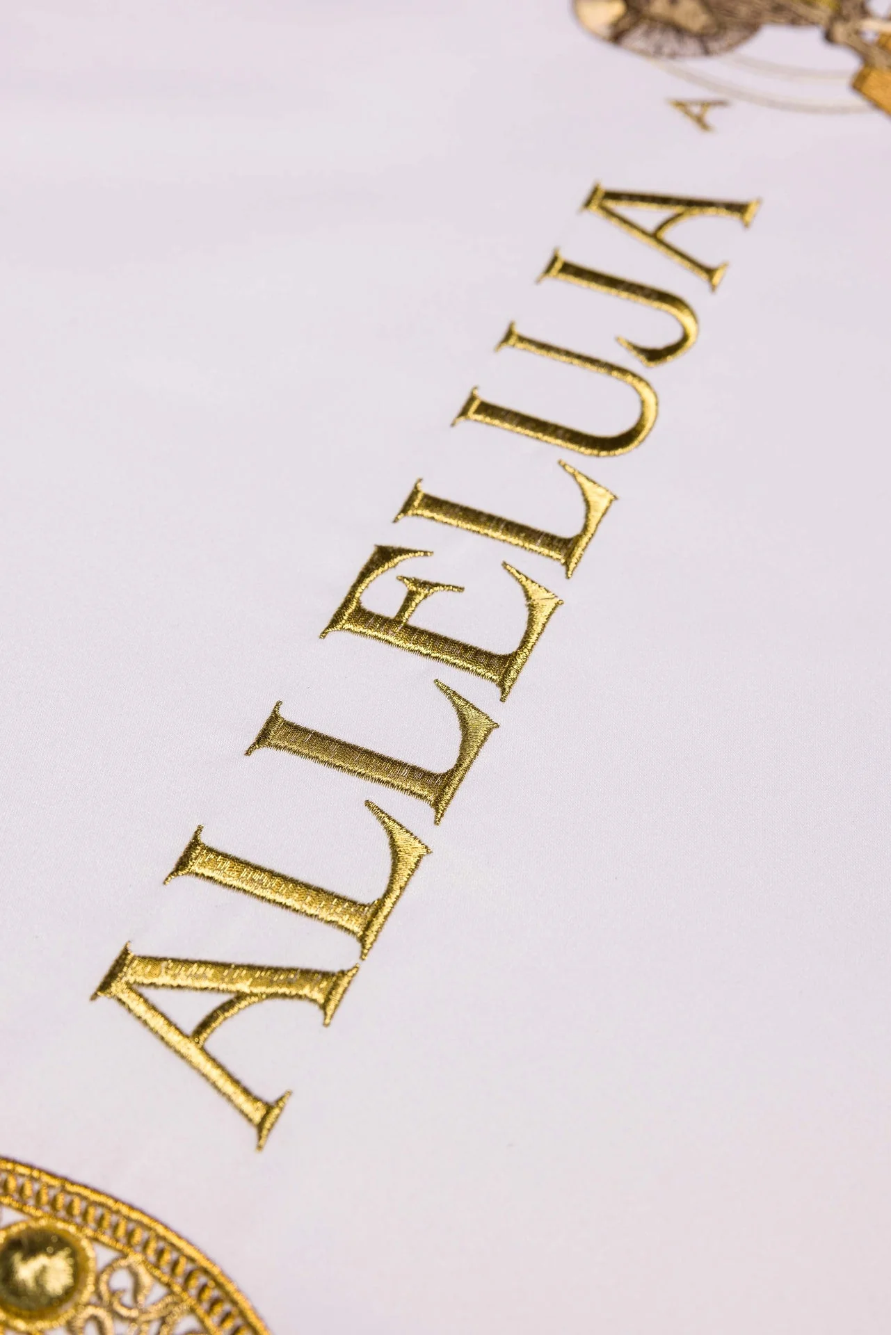 Easter altar cloth with embroidered Lamb - Image 4