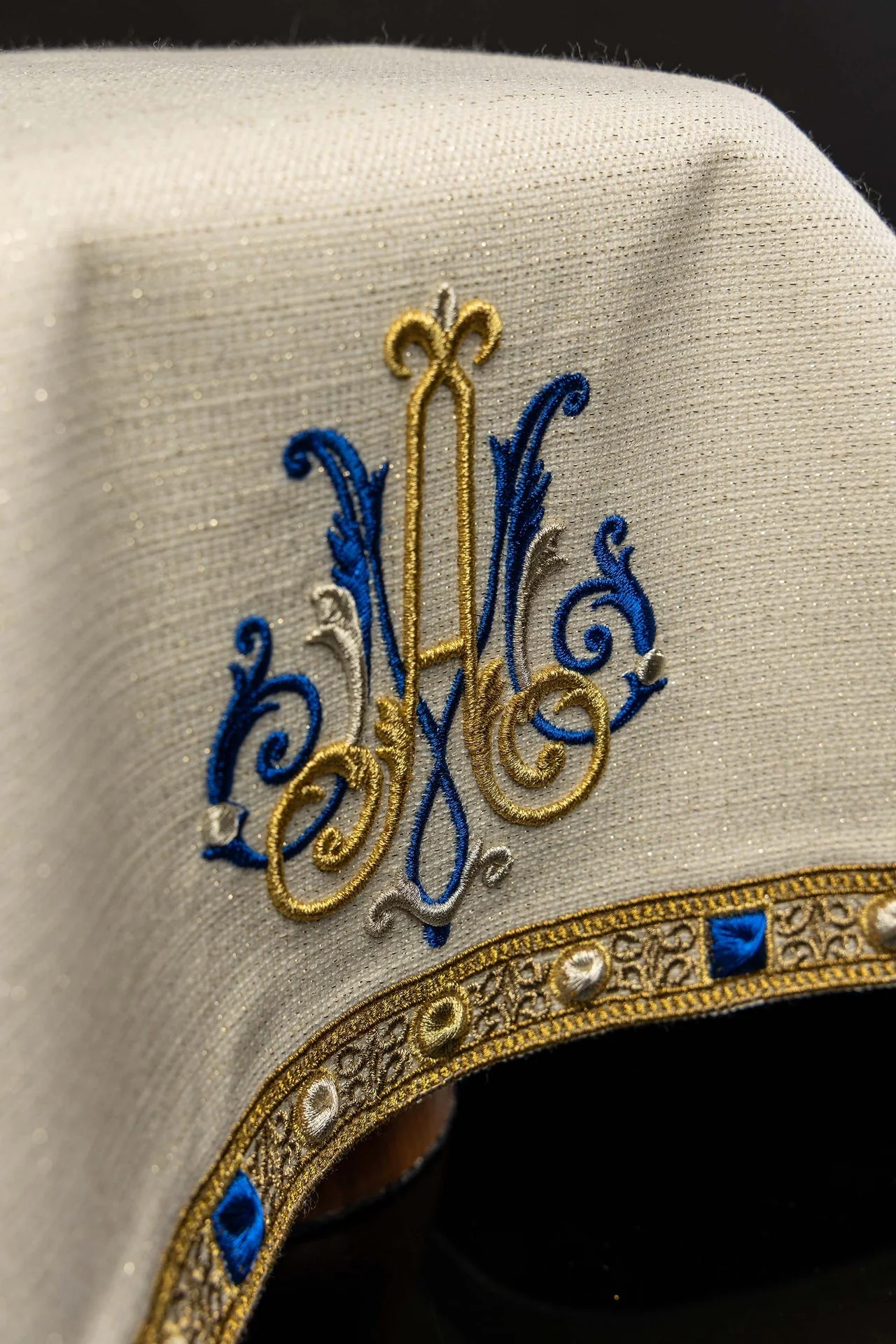 Ecru Chalice Veil with Marian Embroidery - Image 4