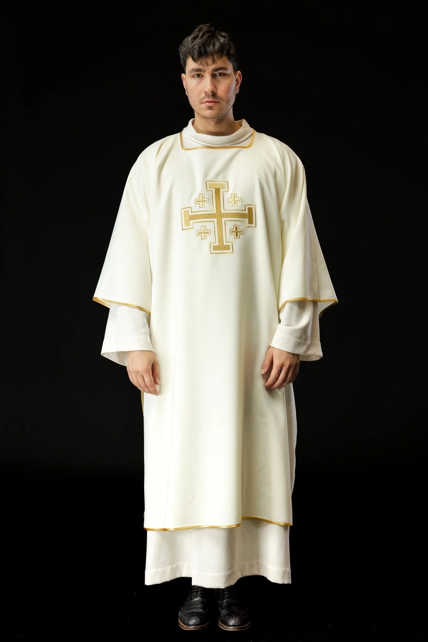 Ecru Dalmatia with embroidered gold crosses - Image 2