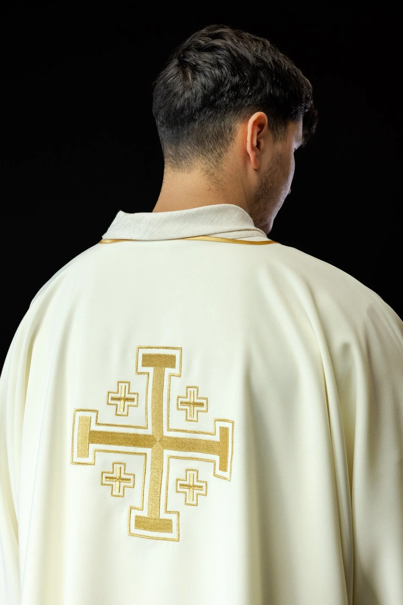 Ecru Dalmatia with embroidered gold crosses - Image 4