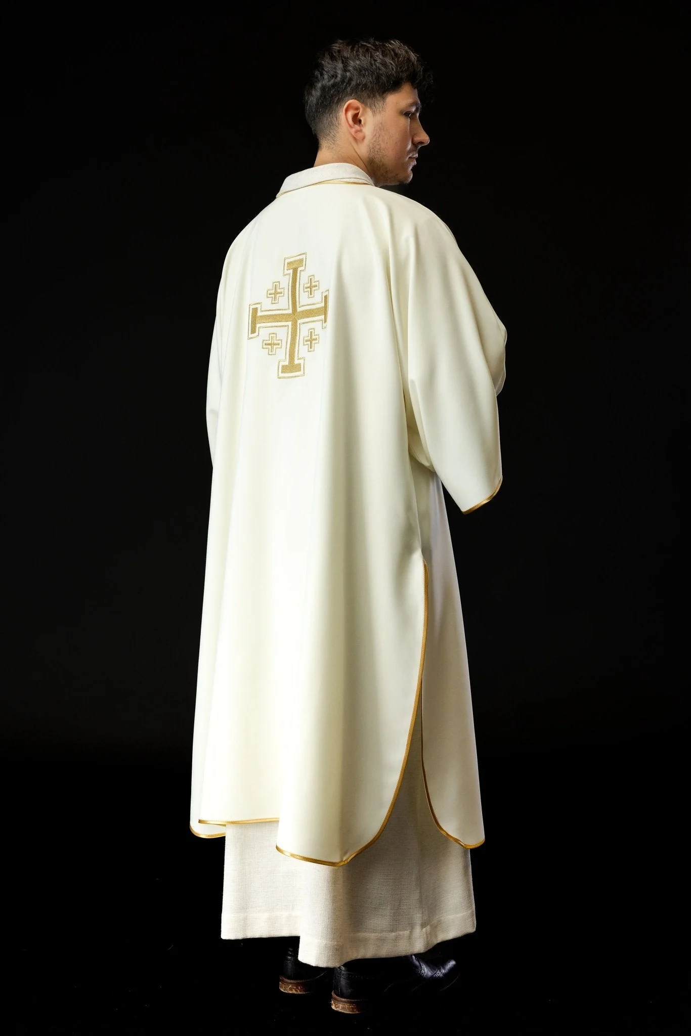 Ecru Dalmatia with embroidered gold crosses - Image 5
