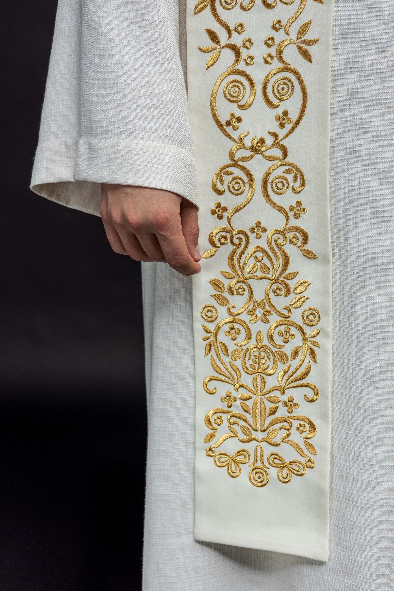 Ecru embroidered Marian priestly stole - Image 5