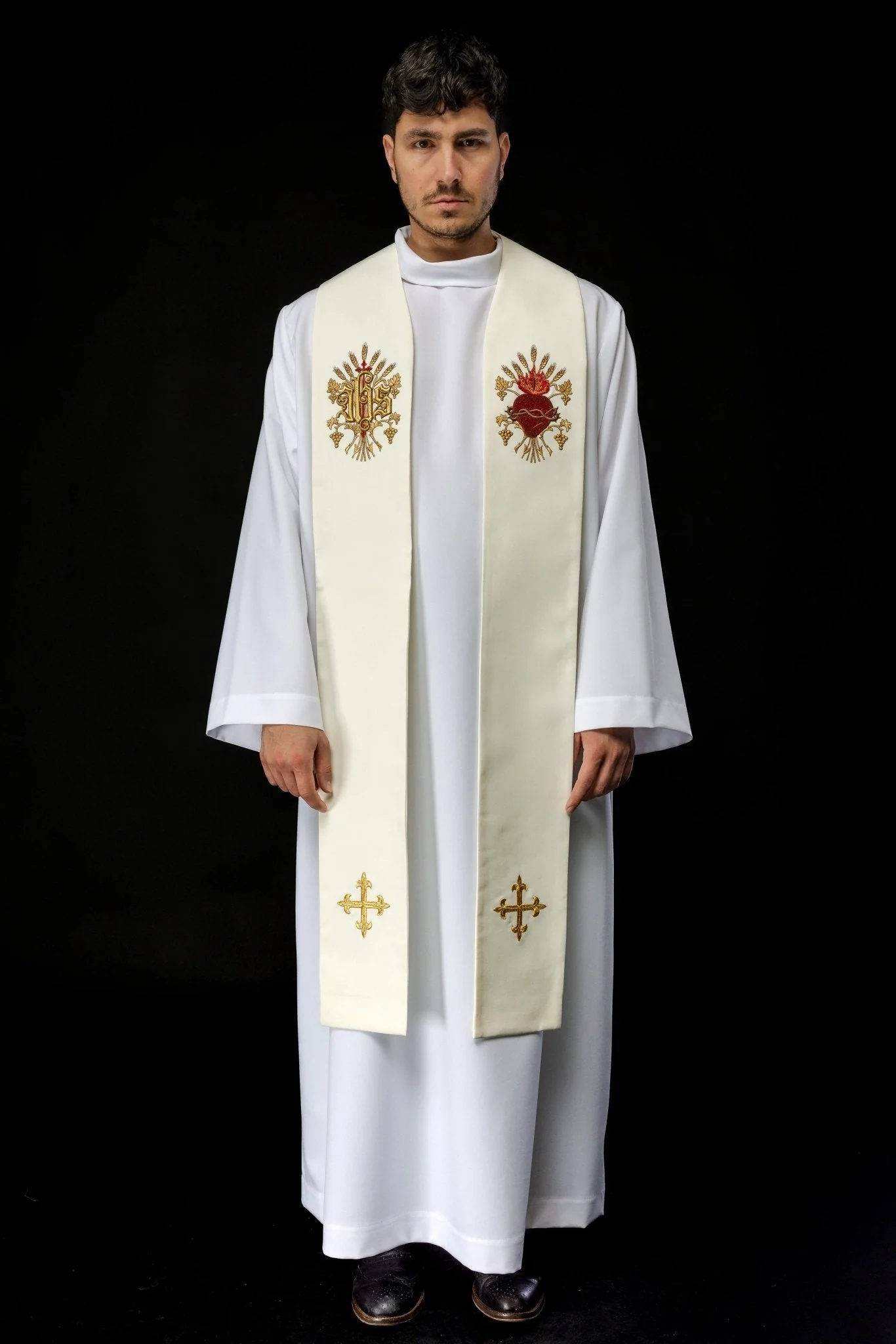 Ecru embroidered stole with a cross, IHS, and the heart of Jesus Christ - Image 6