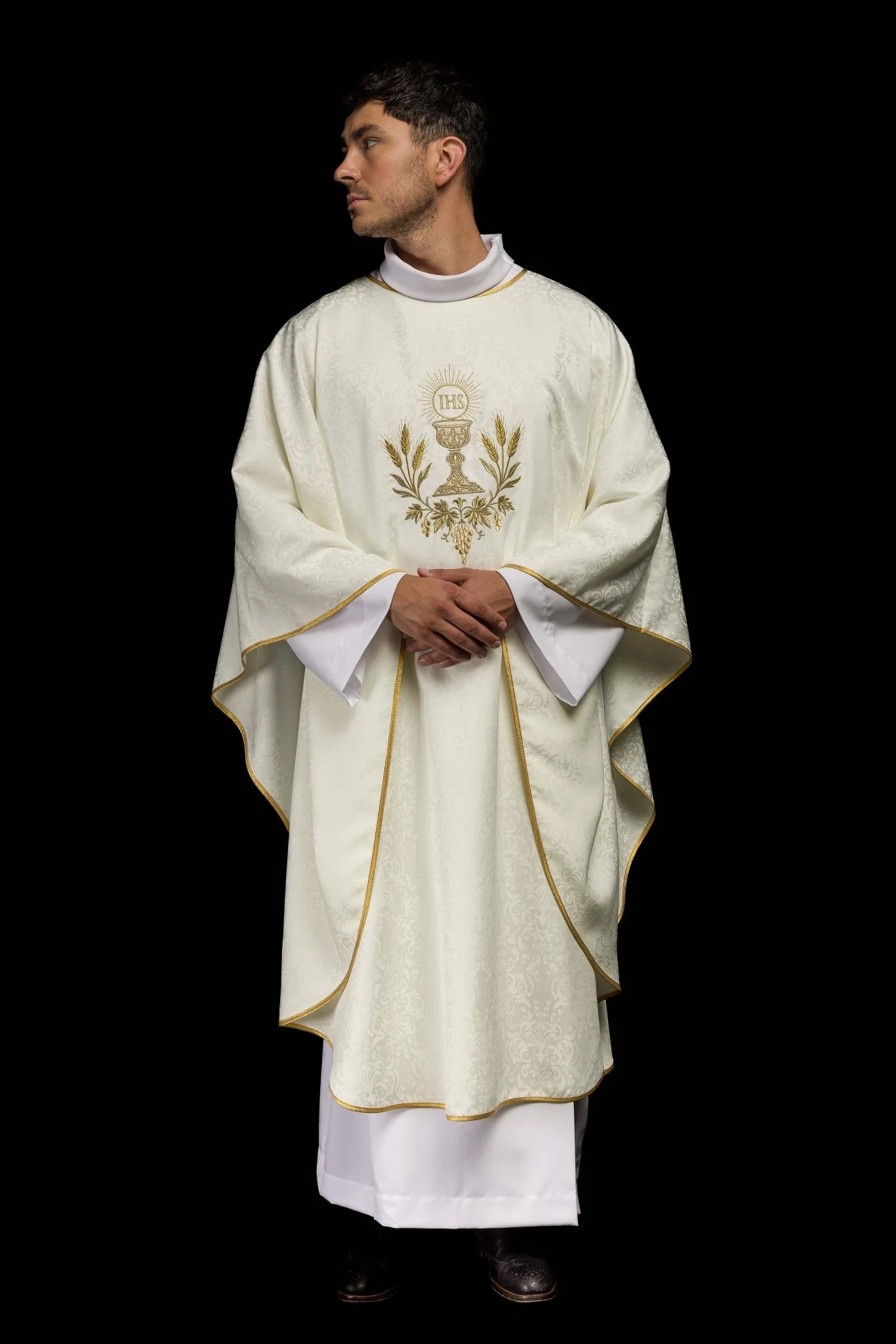 Ecru Liturgical Chasuble with Embroidered Chalice and Host on Jacquard Fabric - Image 8