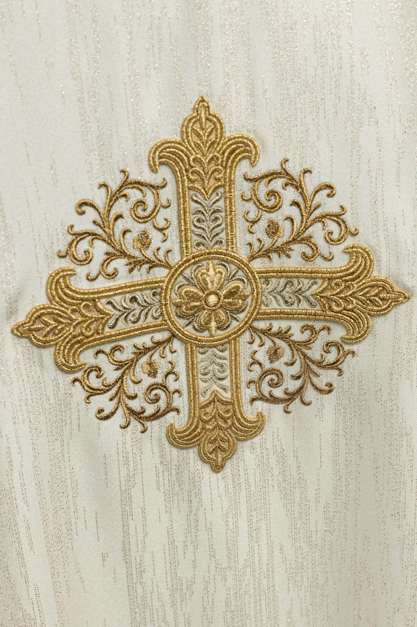 Ecru Liturgical Chasuble with Embroidered Cross on Decorative Fabric - Image 3