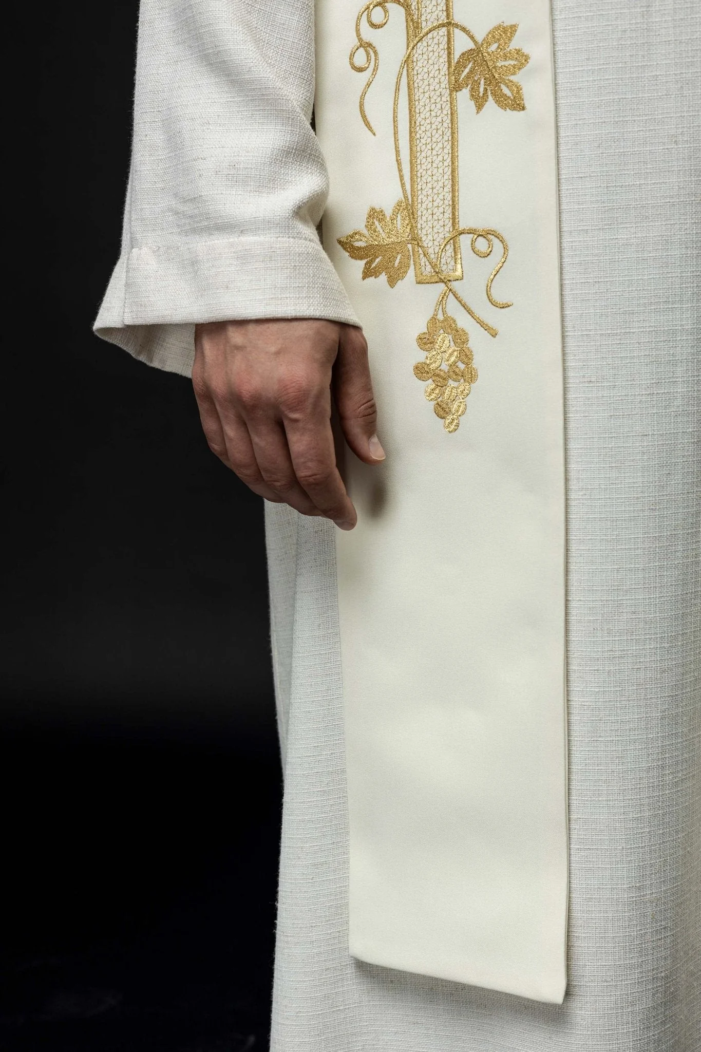 Ecru priestly stole embroidered with a Cross - Image 3