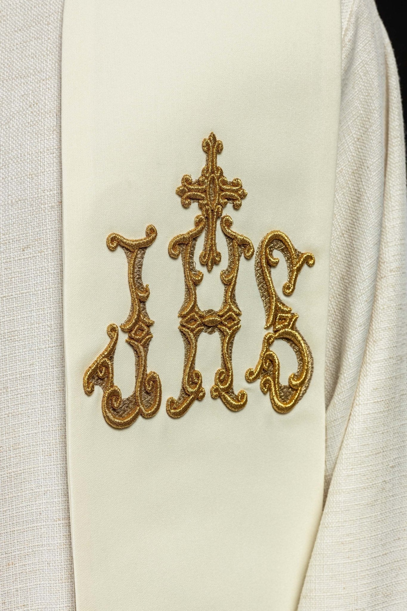 Ecru priestly stole embroidered with a Cross and IHS - Image 3