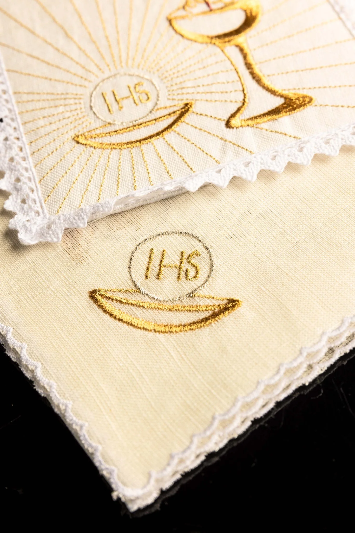 Embroidered altar linen "Chalice" - Image 3