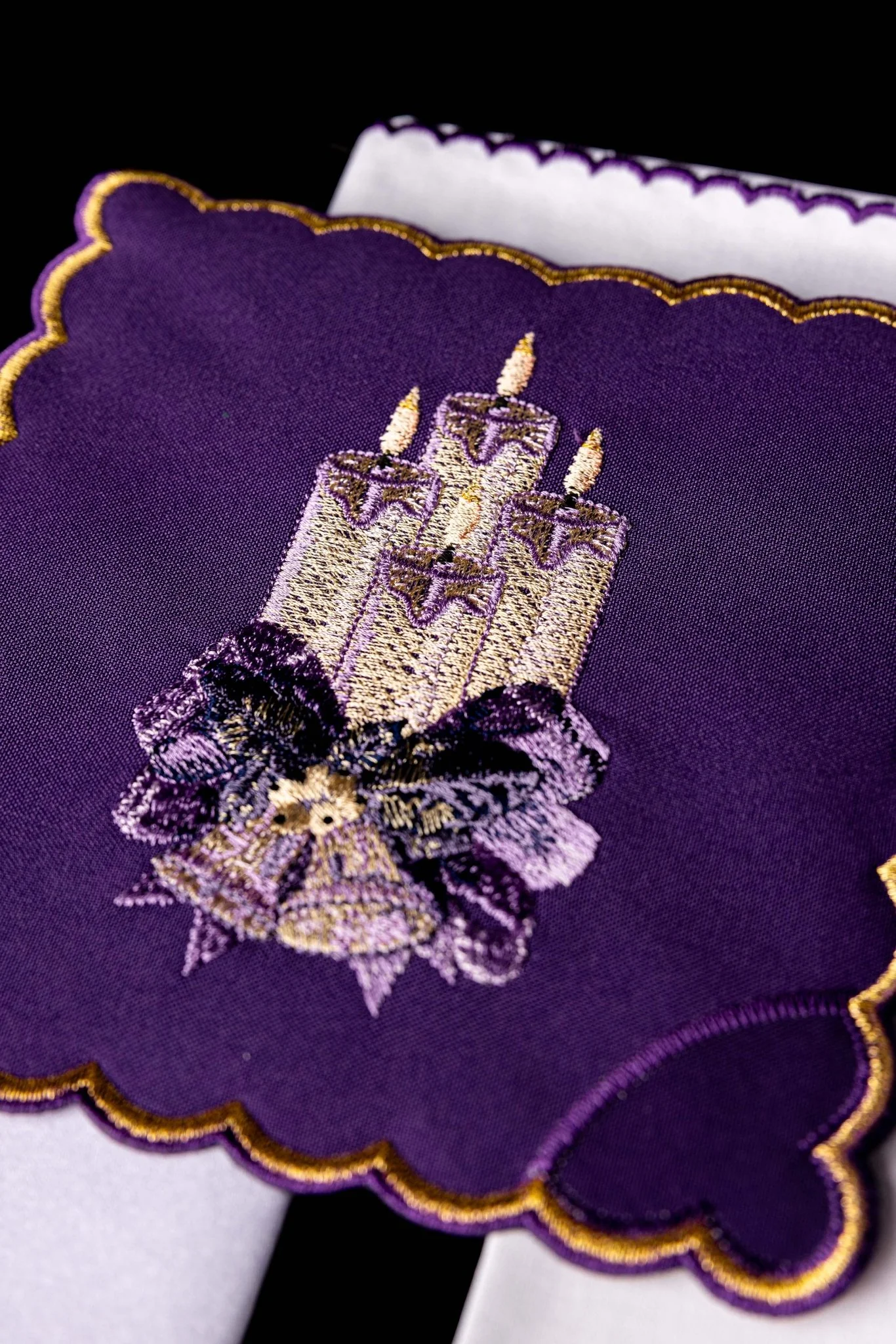 Embroidered altar linen KK/169 - Image 2