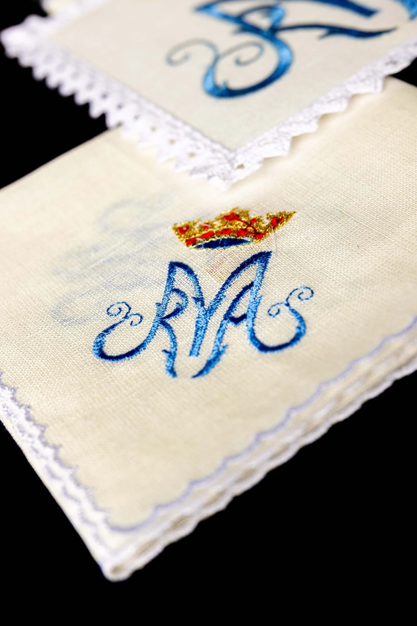 Embroidered Chalice Linens with Mary Symbol - Image 5