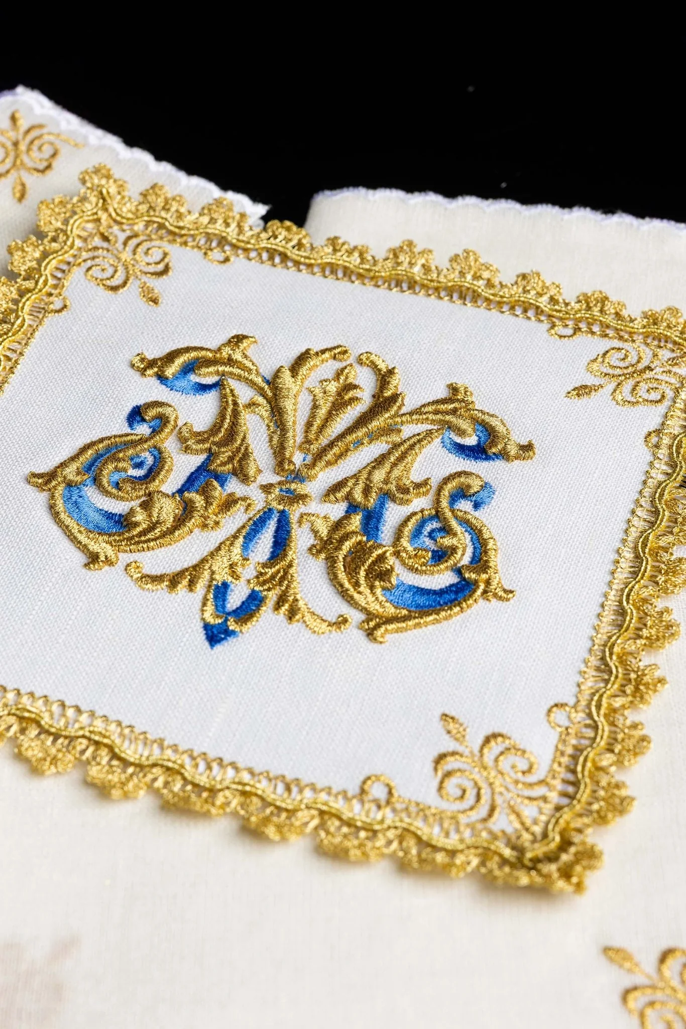 Embroidered Chalice Linens with pall and Marian Symbol - Image 2
