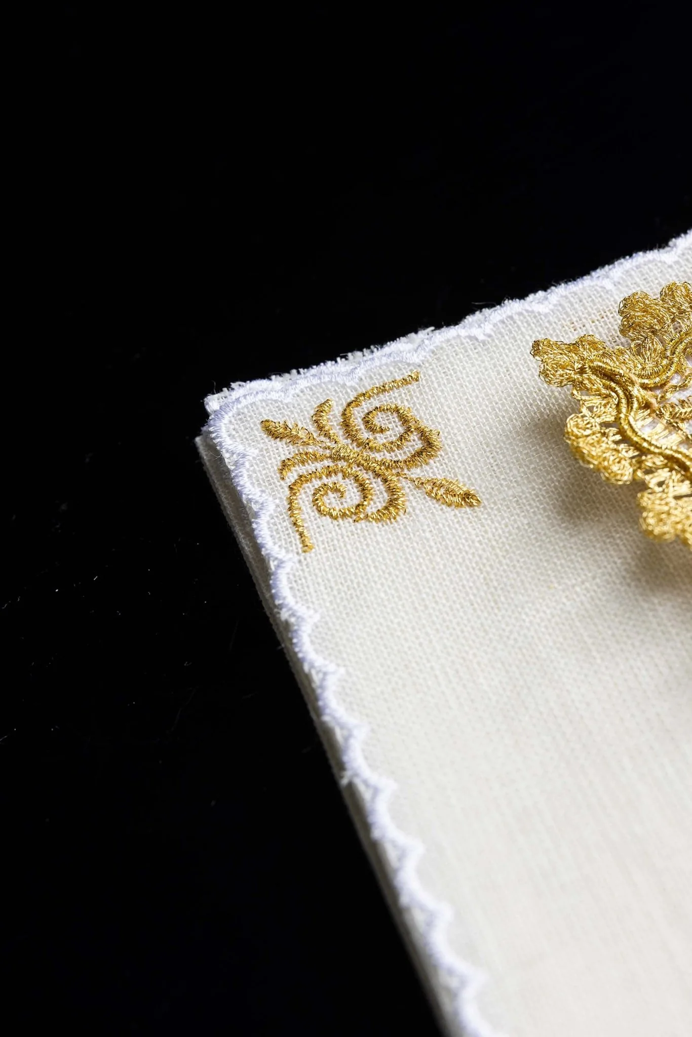 Embroidered Chalice Linens with pall and Marian Symbol - Image 7