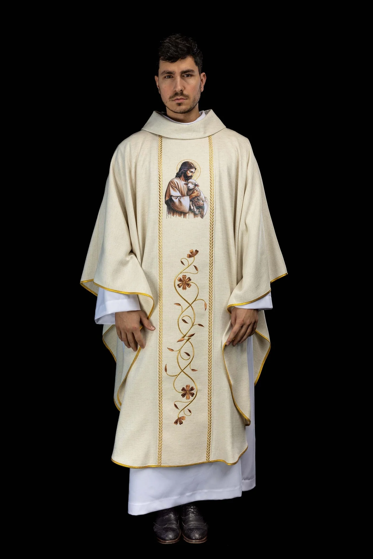 Embroidered chasuble with bands and the image of Jesus the Good Shepherd with a lamb in ecru - Image 2