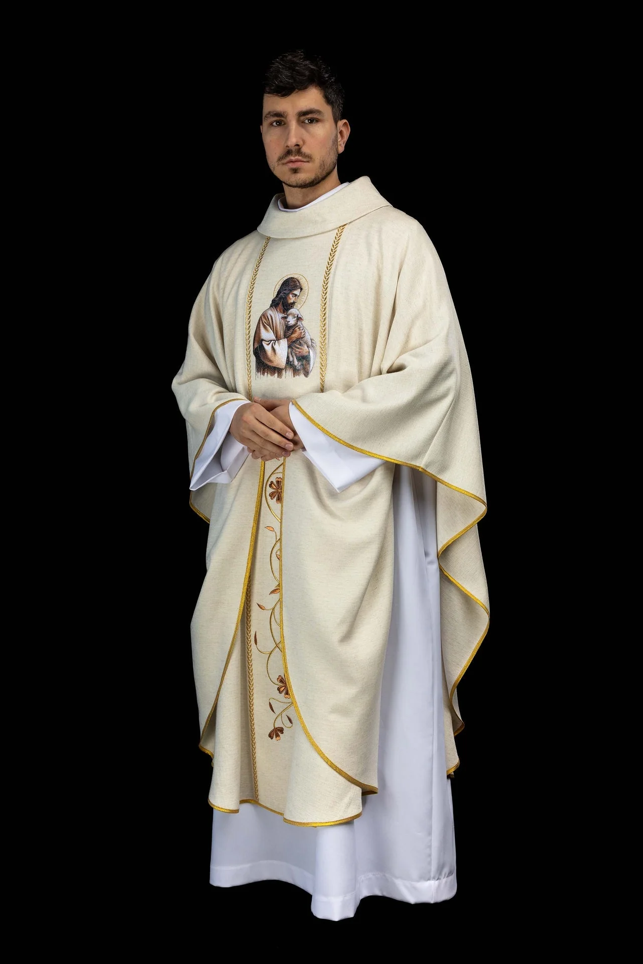 Embroidered chasuble with bands and the image of Jesus the Good Shepherd with a lamb in ecru - Image 9