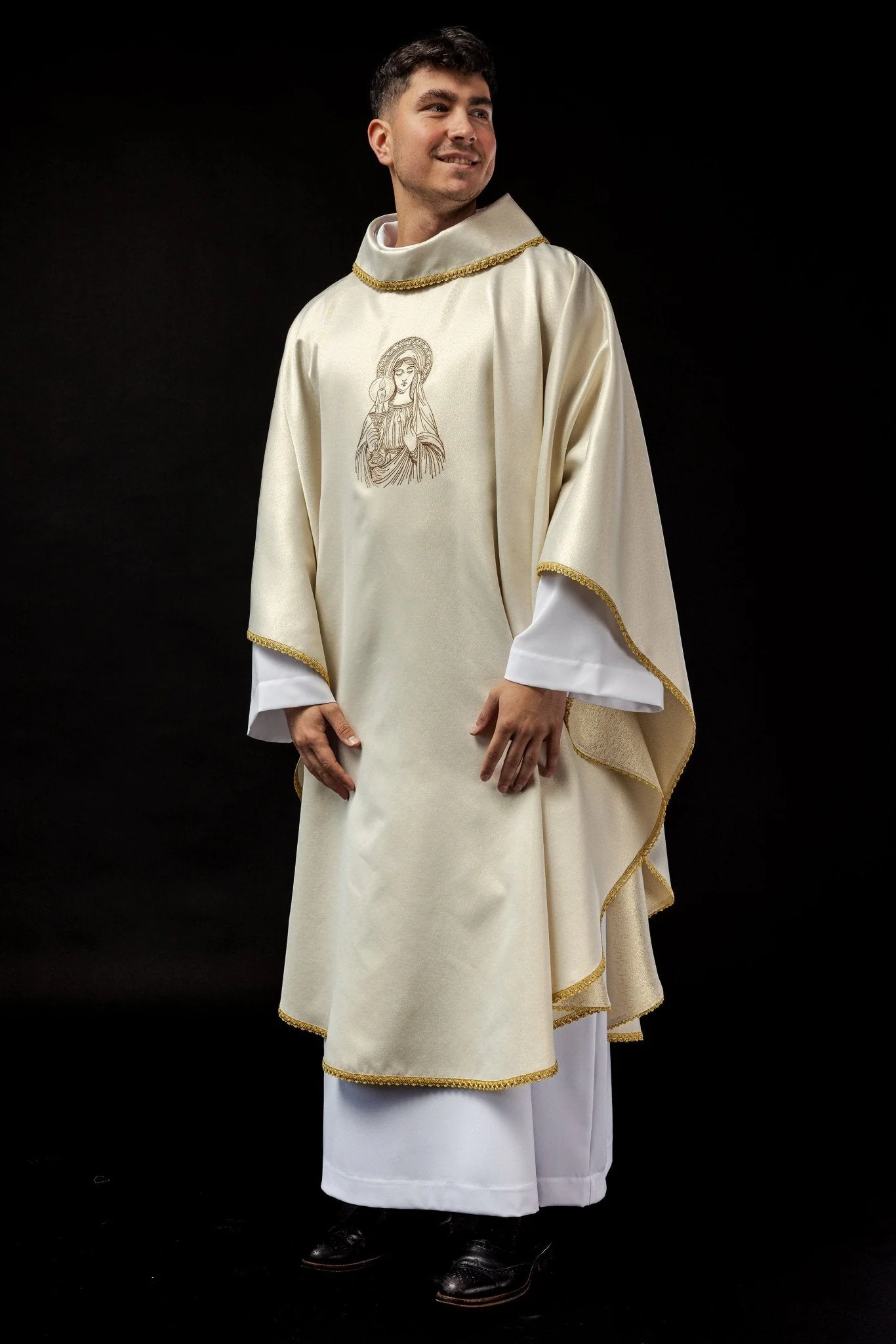 Embroidered chasuble with the image of Our Lady of Thunder - Image 2