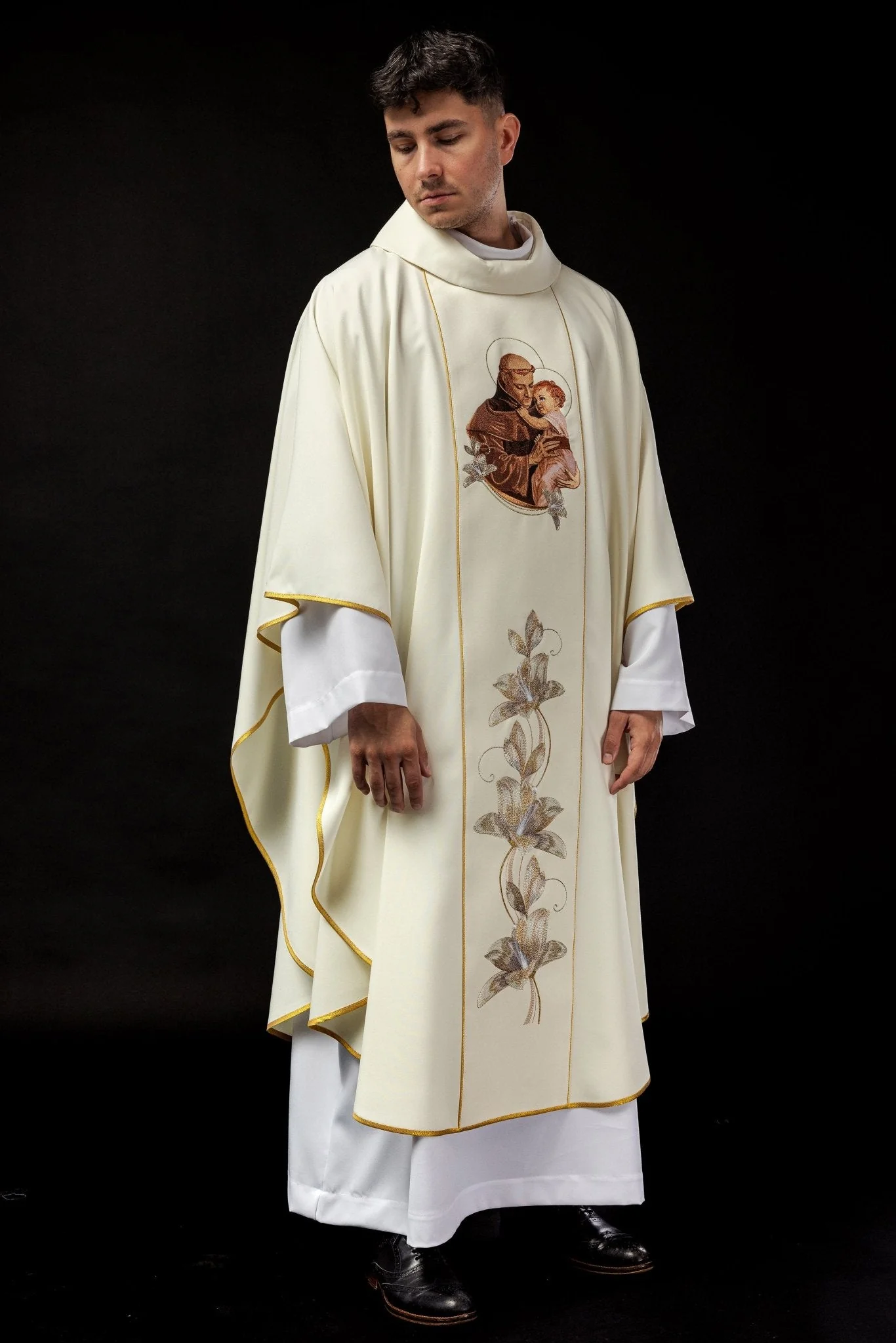 Embroidered chasuble with the image of Saint Anthony - Image 2