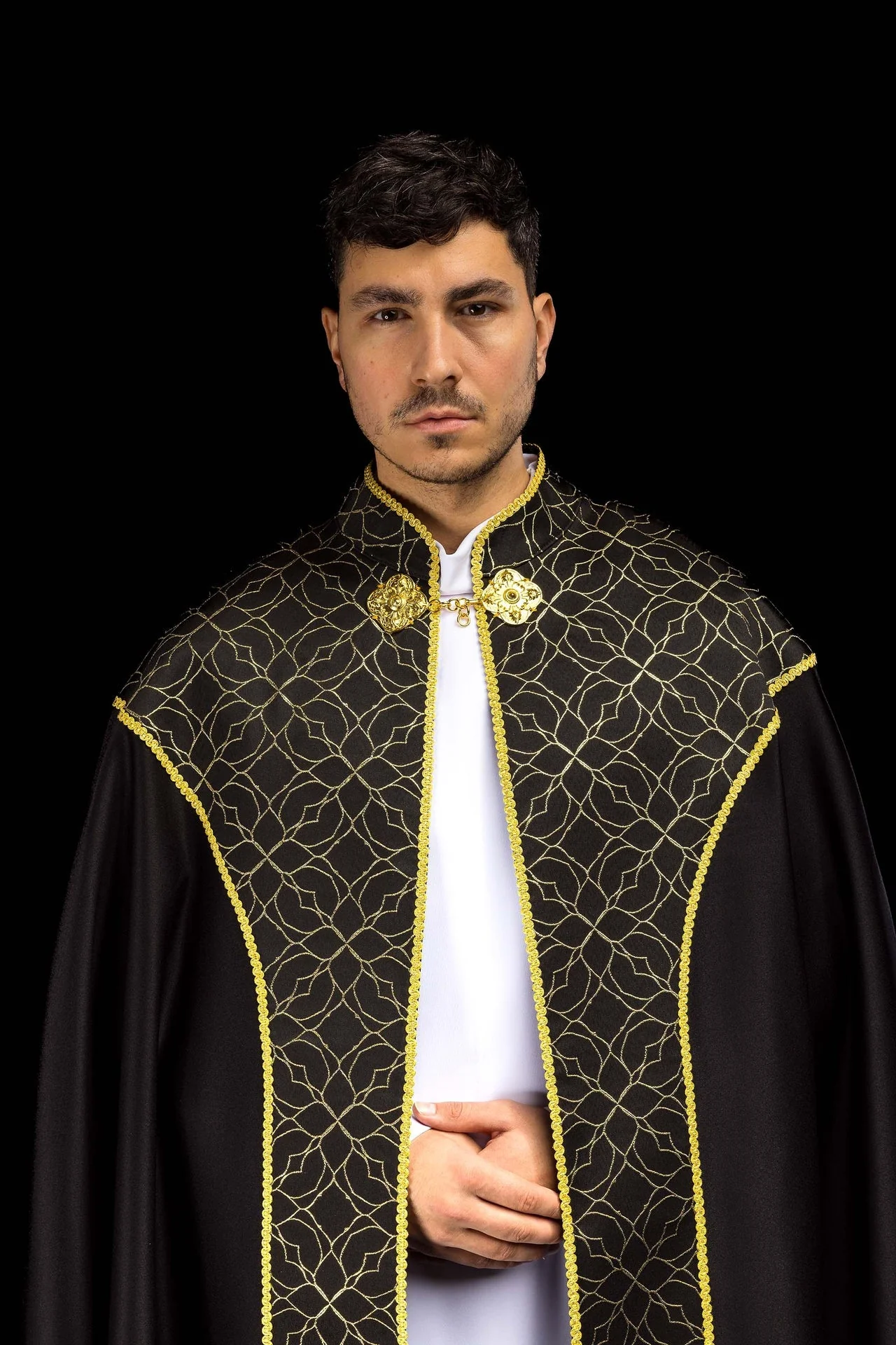Embroidered cope decorated with black jacquard fabric - Image 3