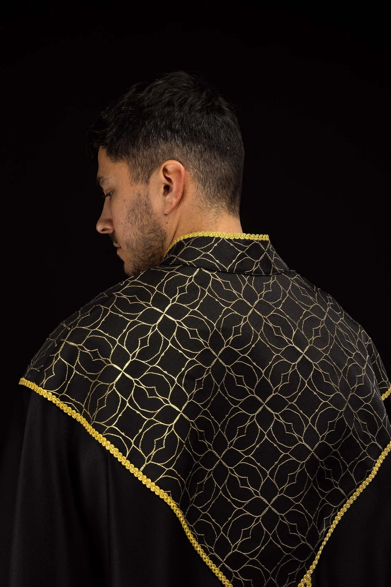 Embroidered cope decorated with black jacquard fabric - Image 8