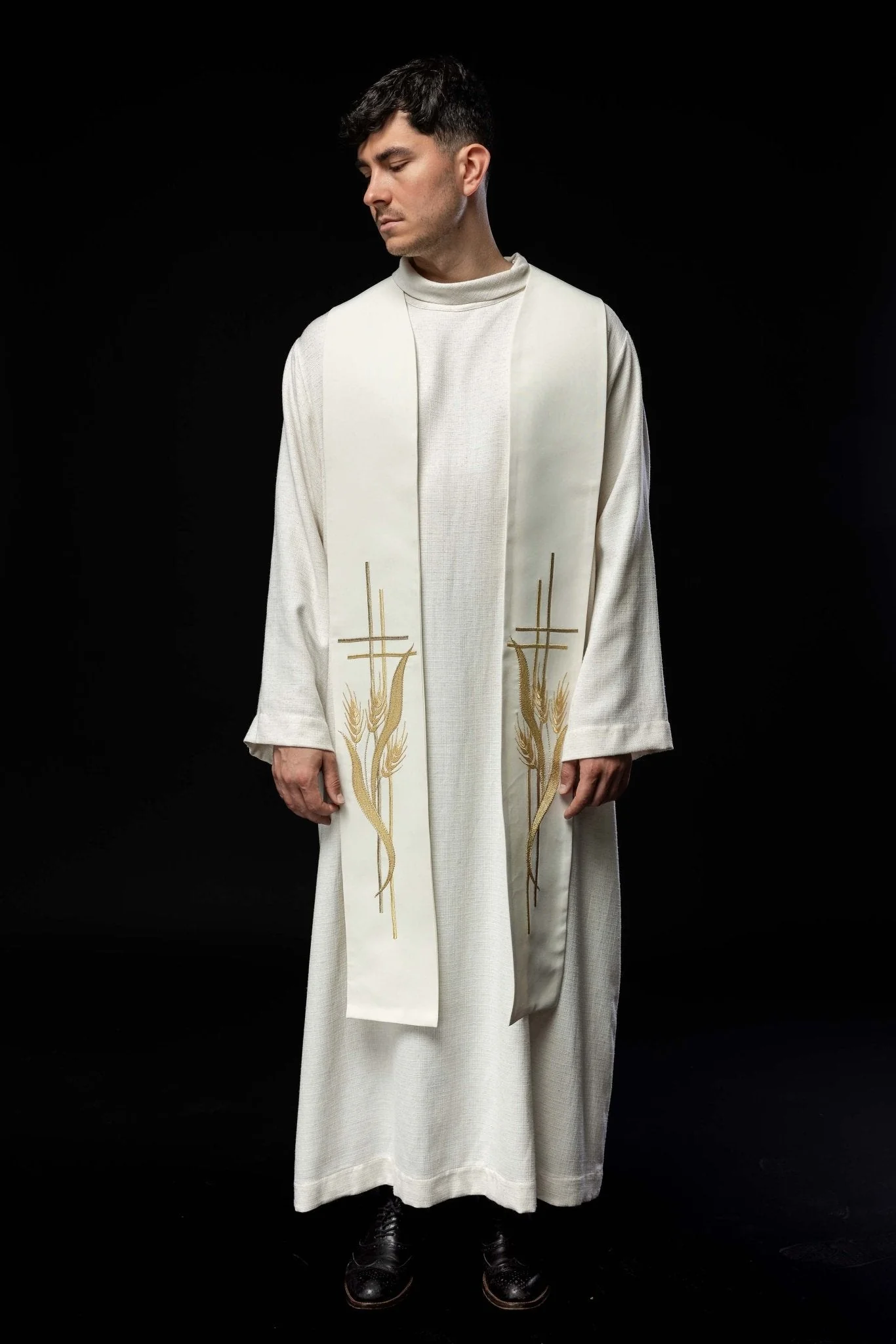 Embroidered ecru priestly stole - Image 4