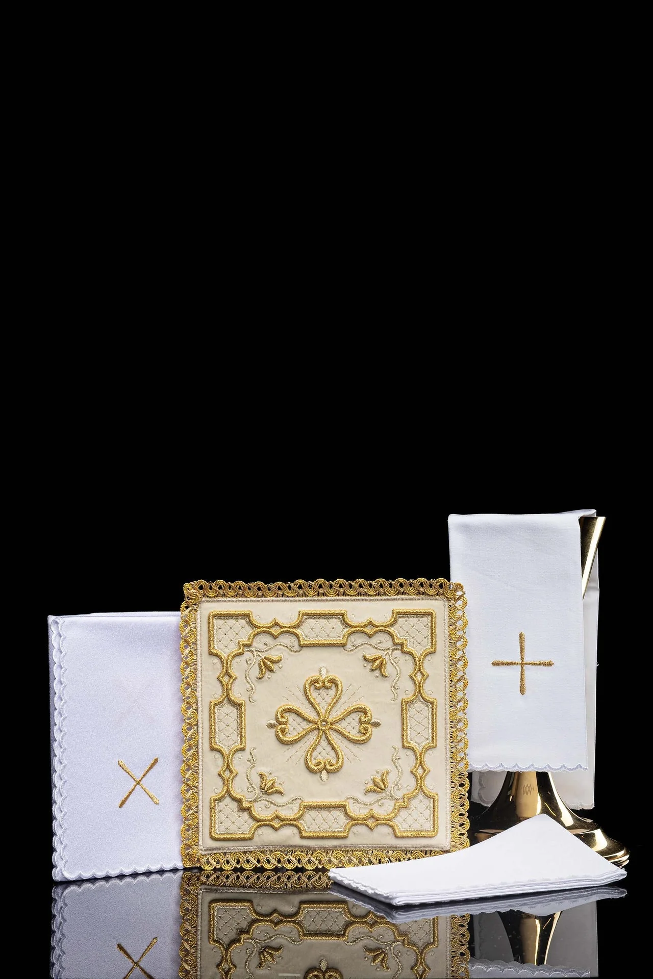 Embroidered ecru velvet Chalice Linen Set