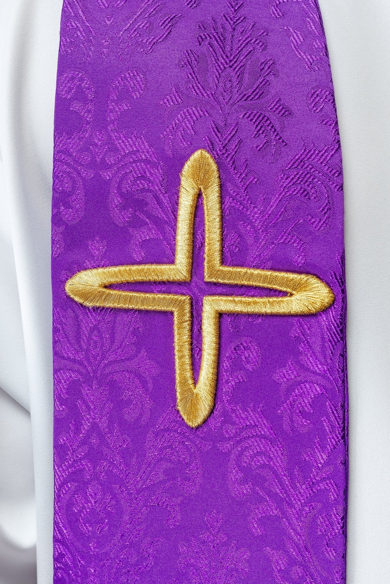 Embroidered jacquard stole with cross motifs purple - Image 2