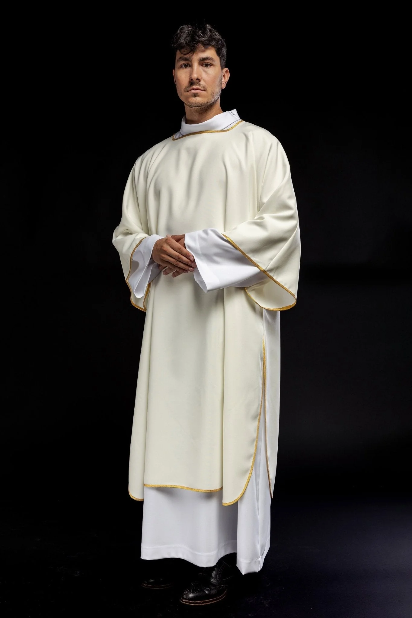 Embroidered plain dalmatics with gold trim ecru - Image 5