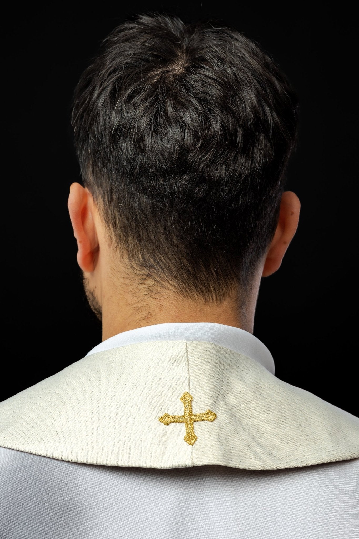 Embroidered priestly stole adorned with stones - Image 4