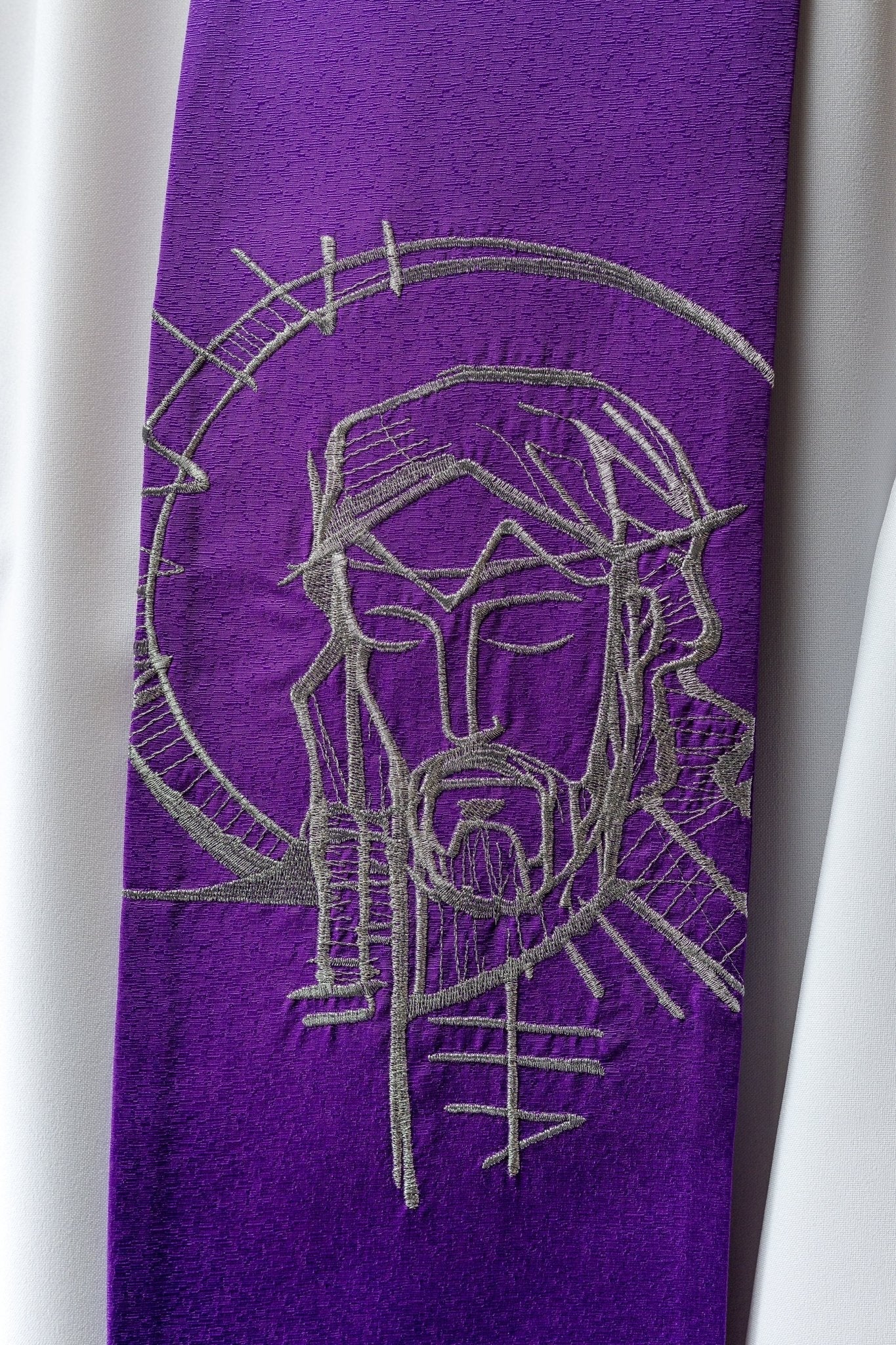 Embroidered stole for Lent with Jesus - Image 2