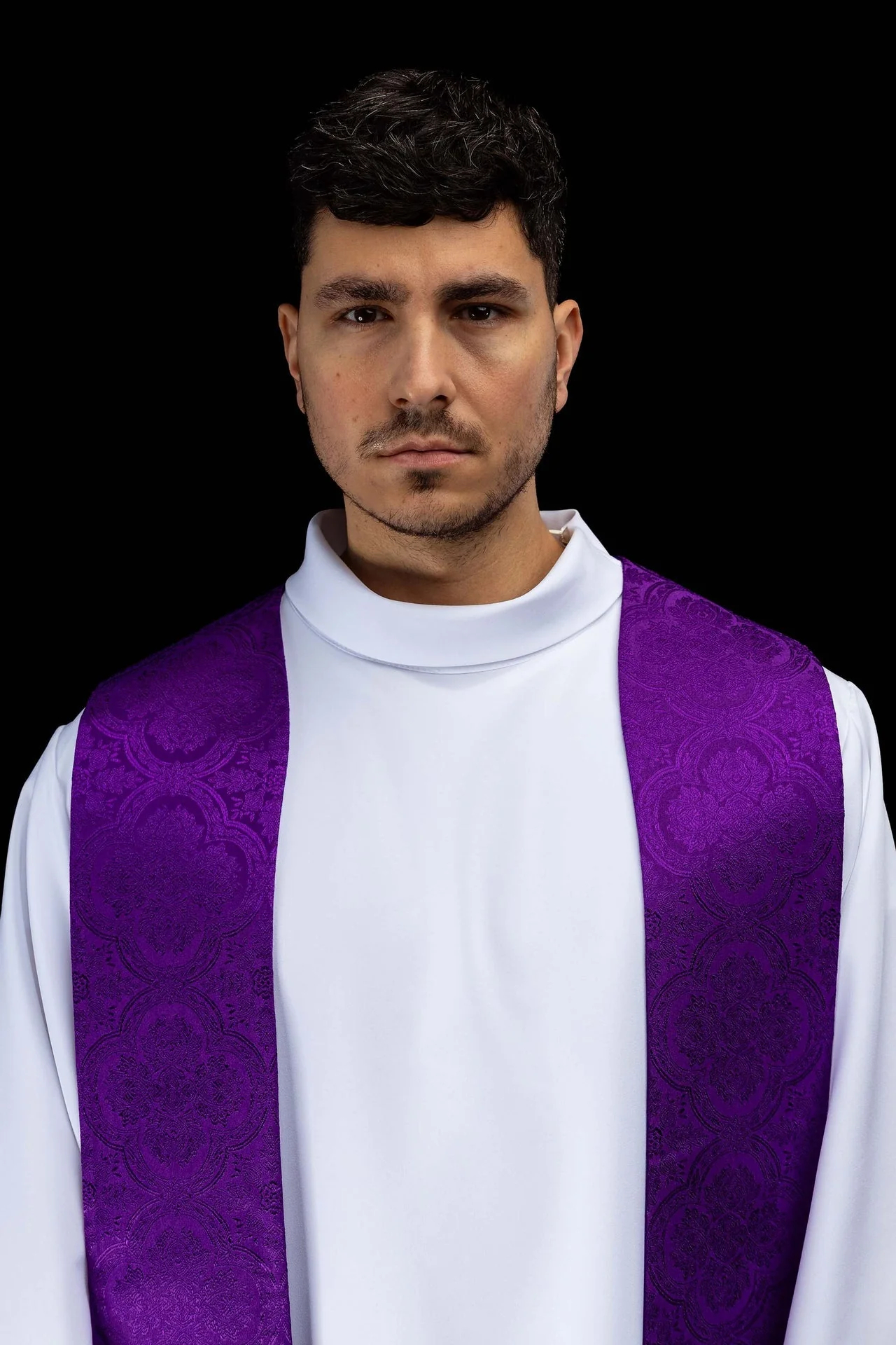 Embroidered stole with a Cross motif purple jacquard fabric - Image 3