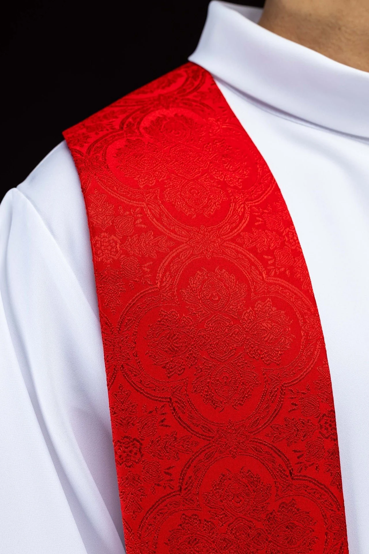 Embroidered stole with a Cross motif red jacquard fabric - Image 4