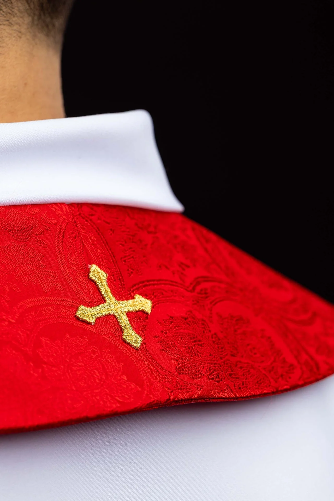 Embroidered stole with a Cross motif red jacquard fabric - Image 6