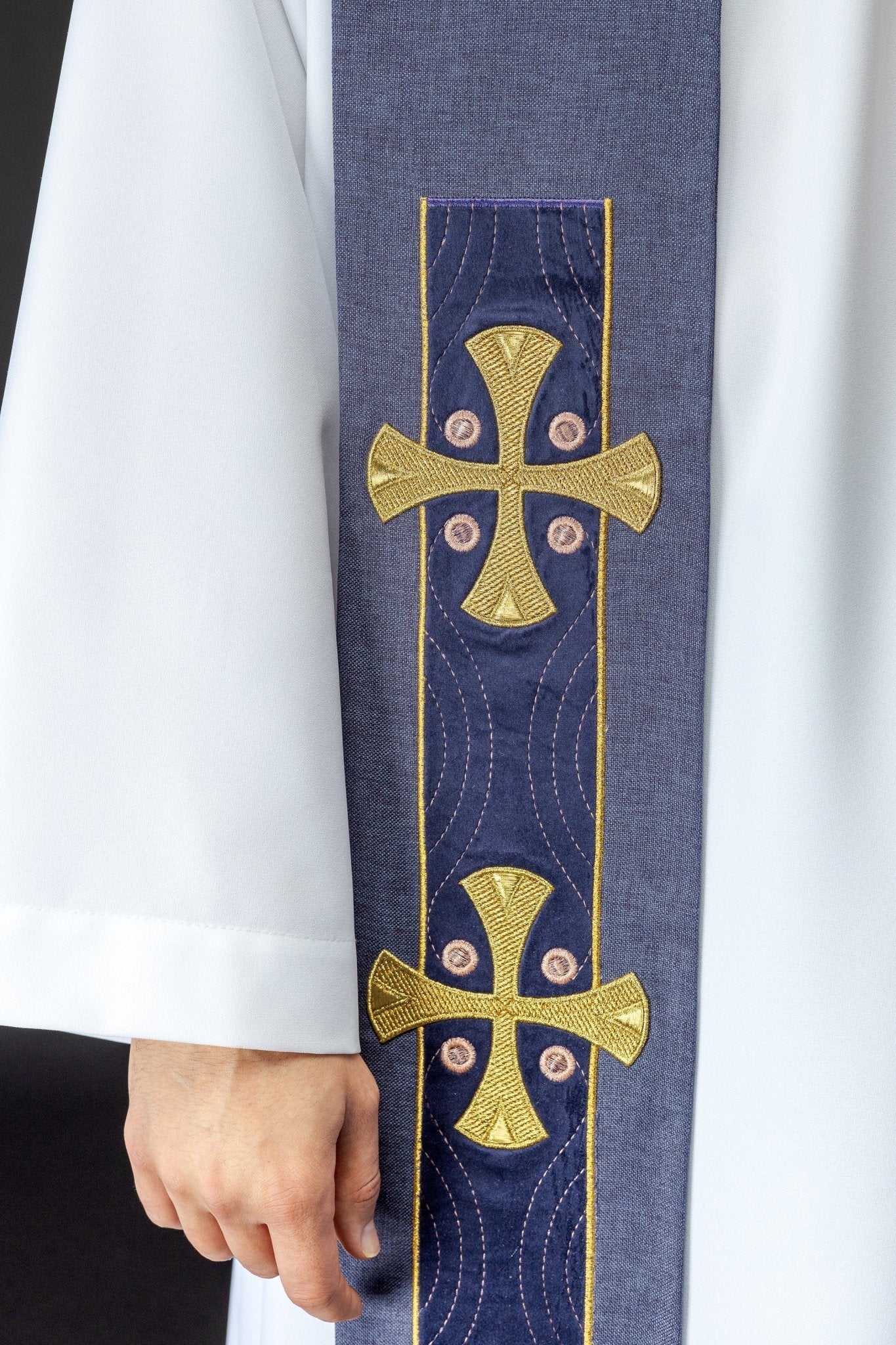 Embroidered stole with crosses purple - Image 2