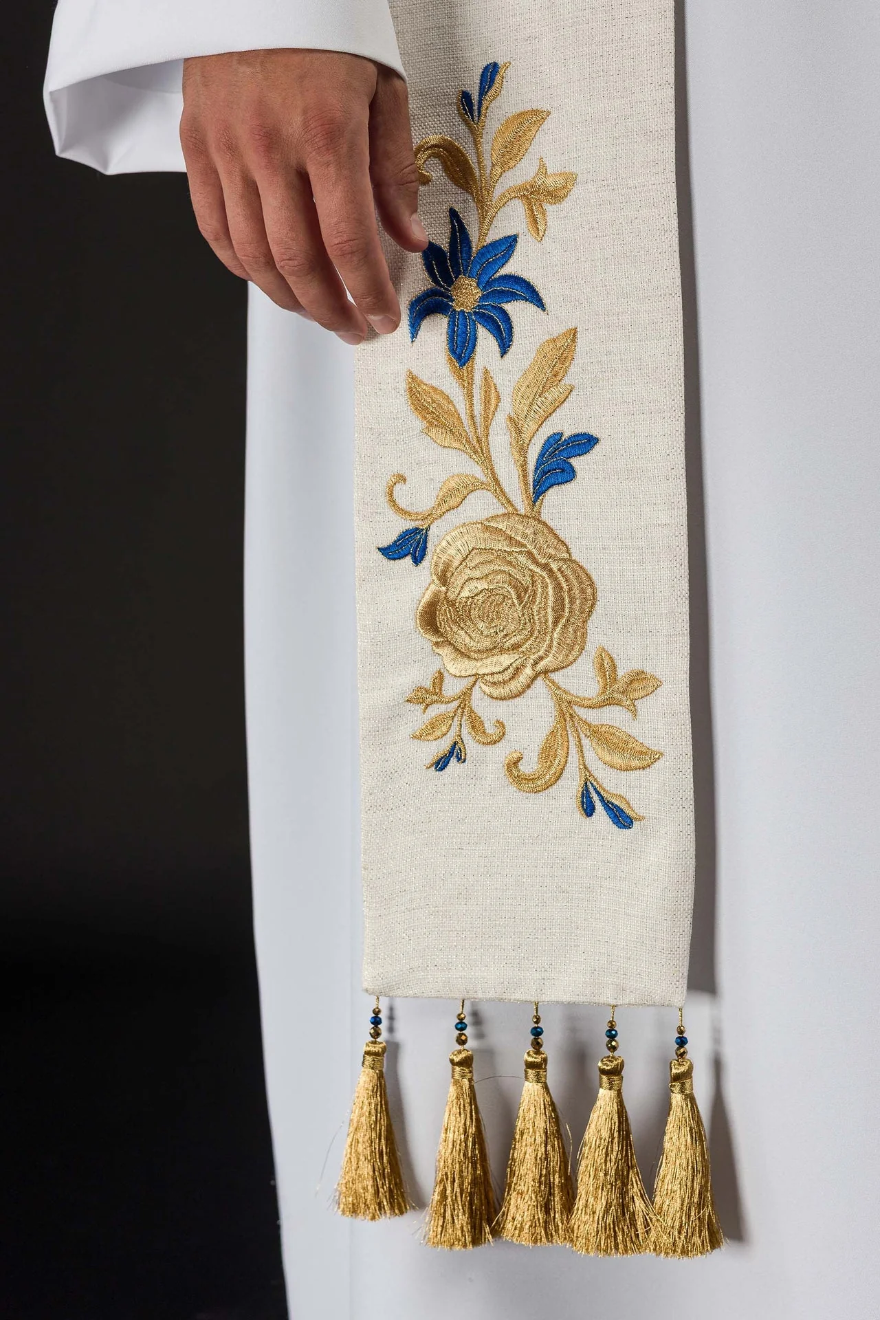 Embroidered Stole with Marian Symbol - Image 5