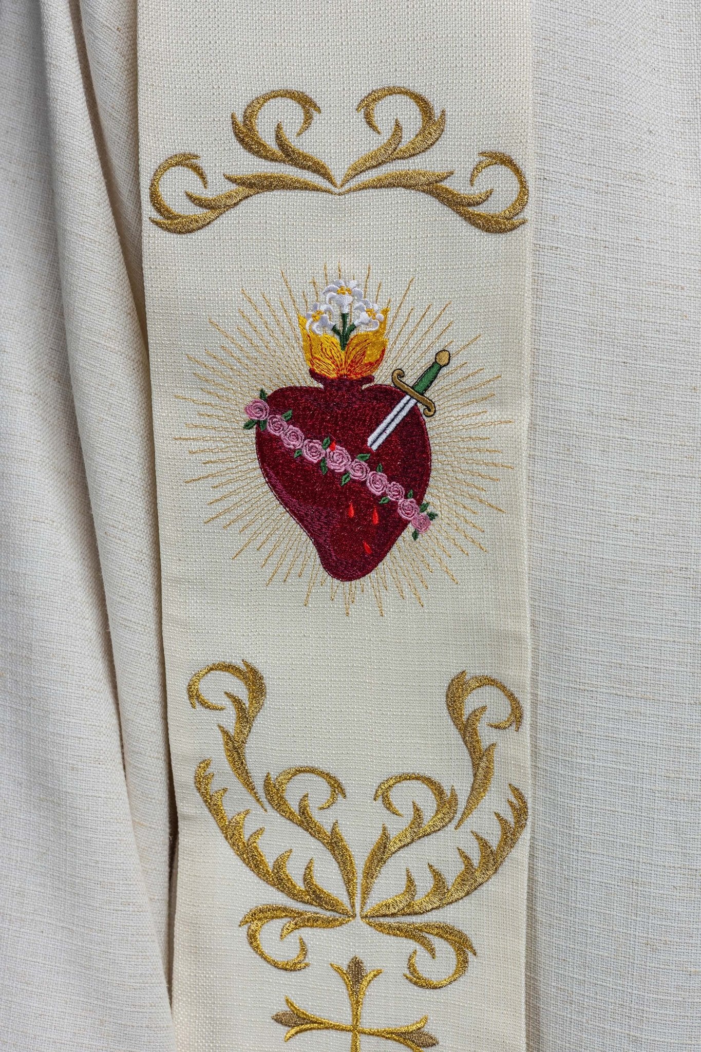 Embroidered stole with the heart of Jesus and Mary Ecru - Image 3