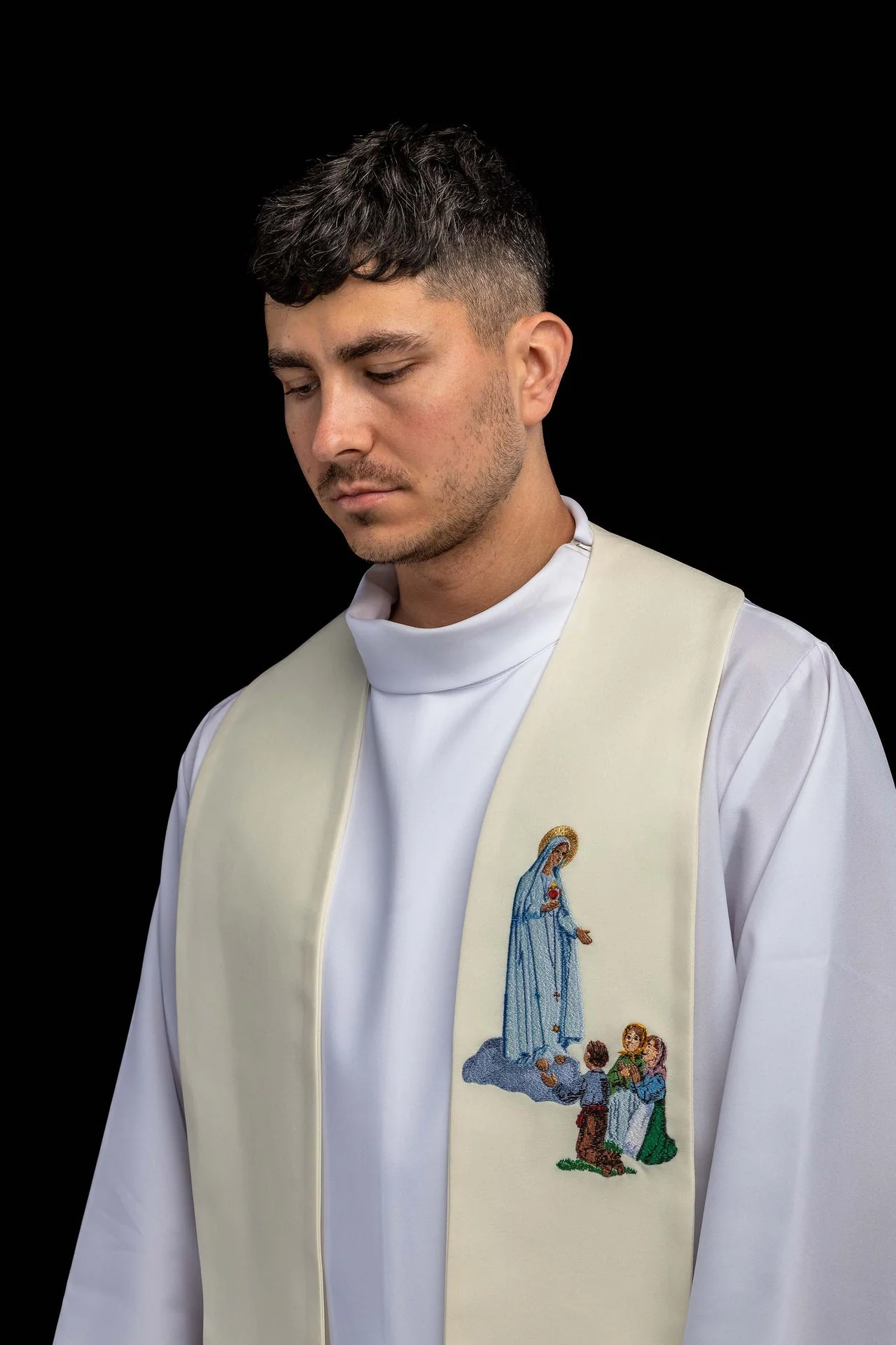Embroidered stole with the image of Our Lady of Fatima - Image 3