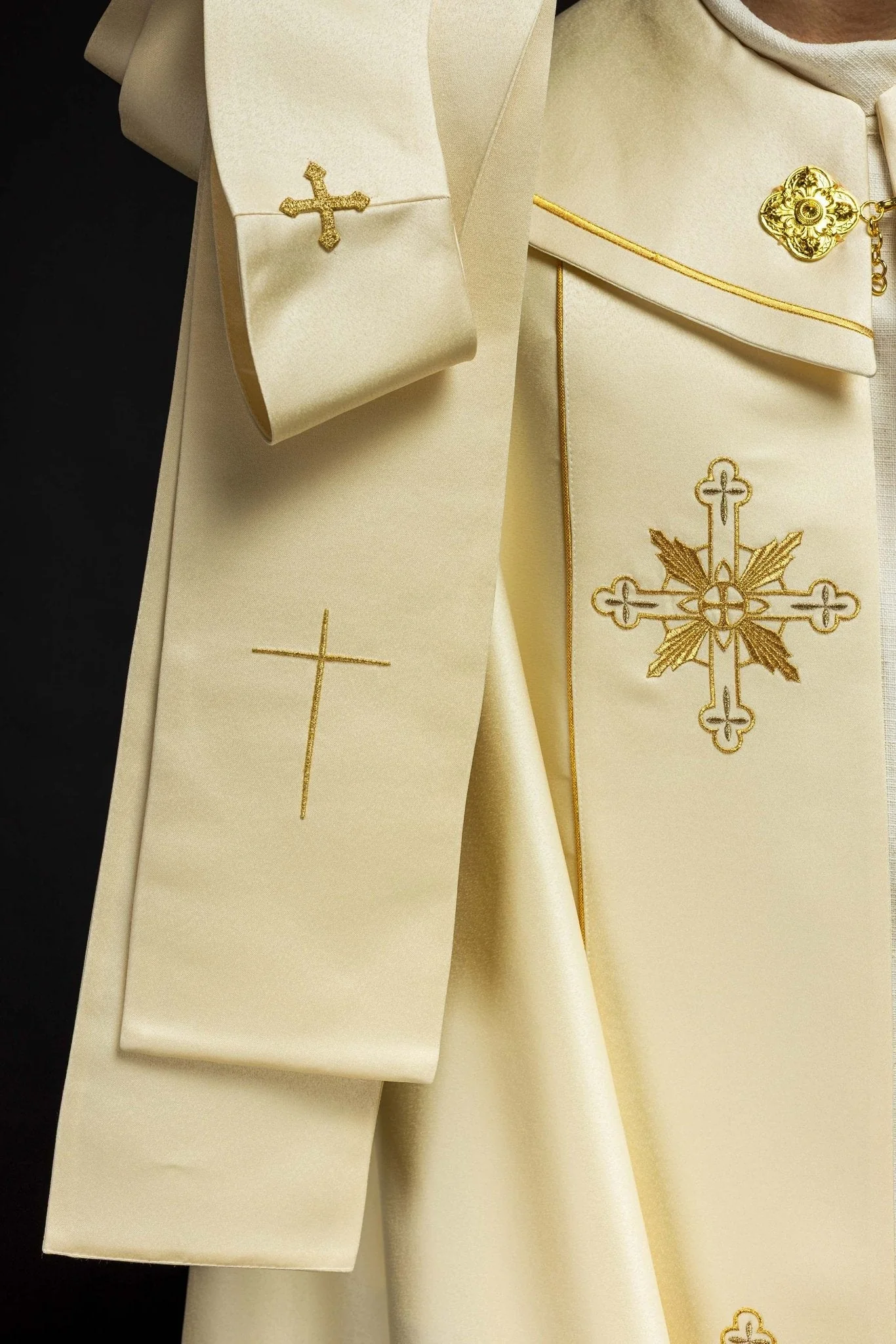 Eucharistic cope with monogram IHS - Image 5