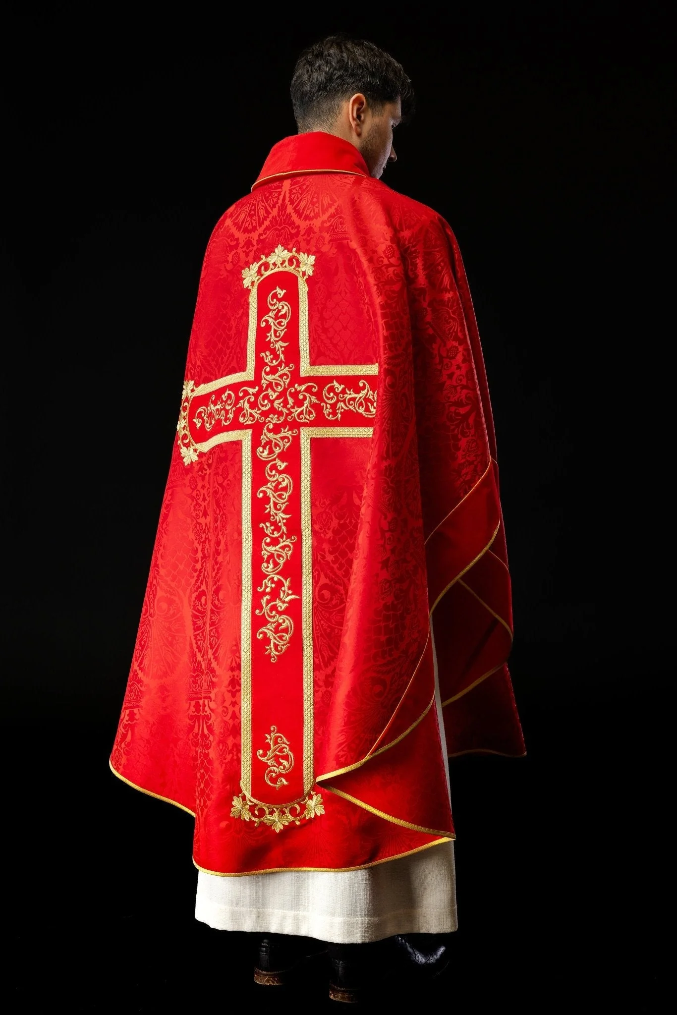 Exquisite red chasuble with Jesus Christ embroidered front and back - Image 8