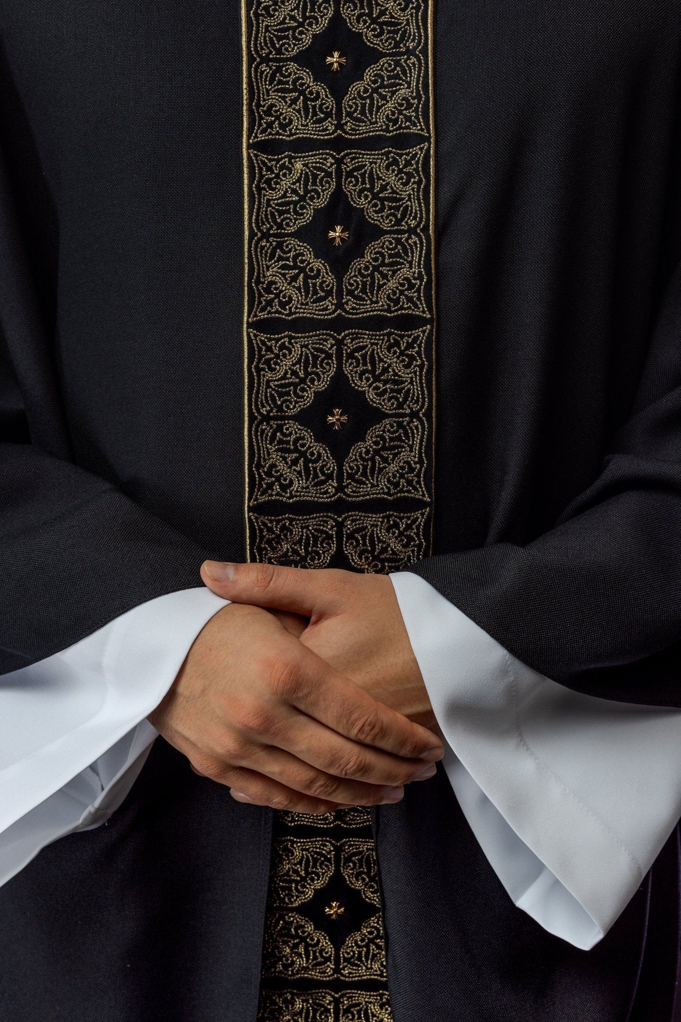 Funeral chasuble made of black velvet texture - Image 4
