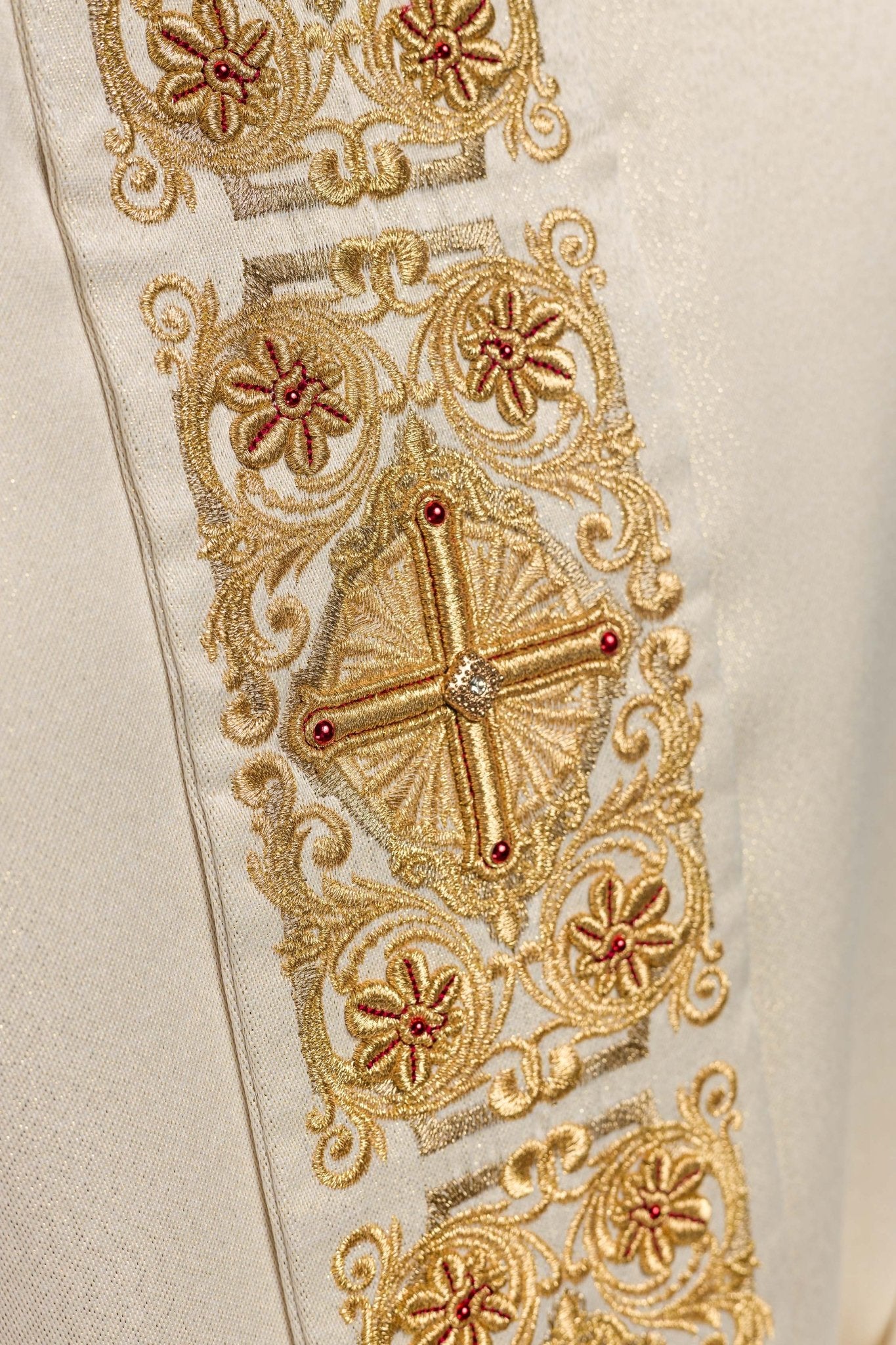 Gold Chasuble richly embroidered and decorated with gold stones - Image 3