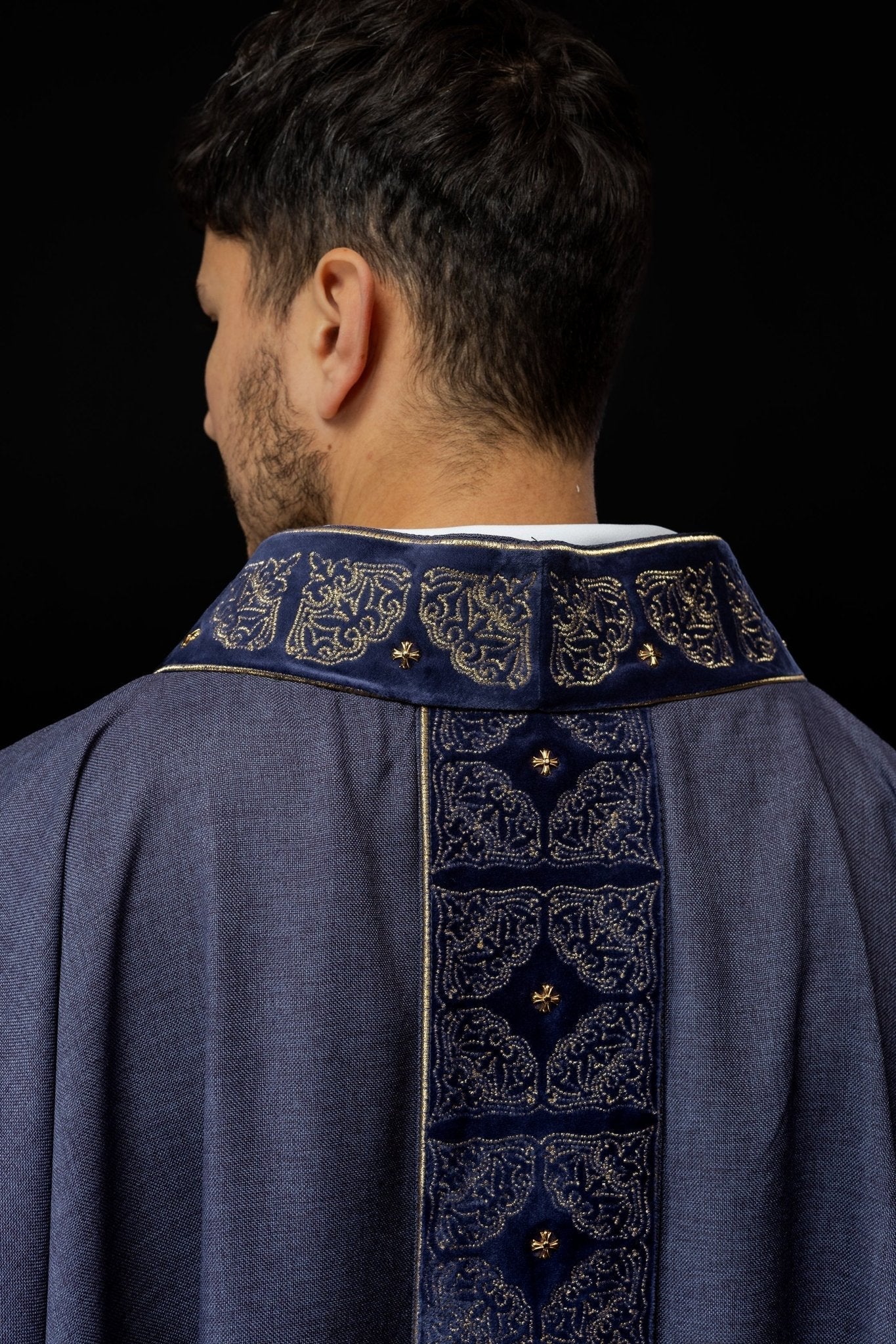 Gothic chasuble made of purple velvet - Image 11