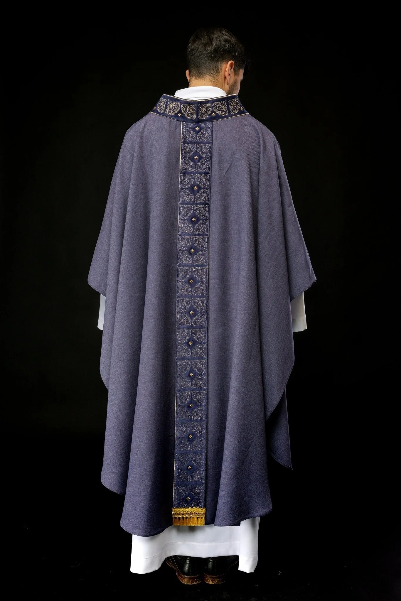 Gothic chasuble made of purple velvet - Image 9