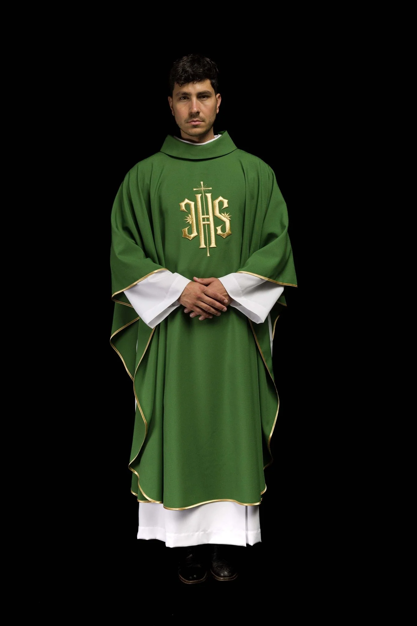 Green chasuble embroidered with IHS motif - Image 2