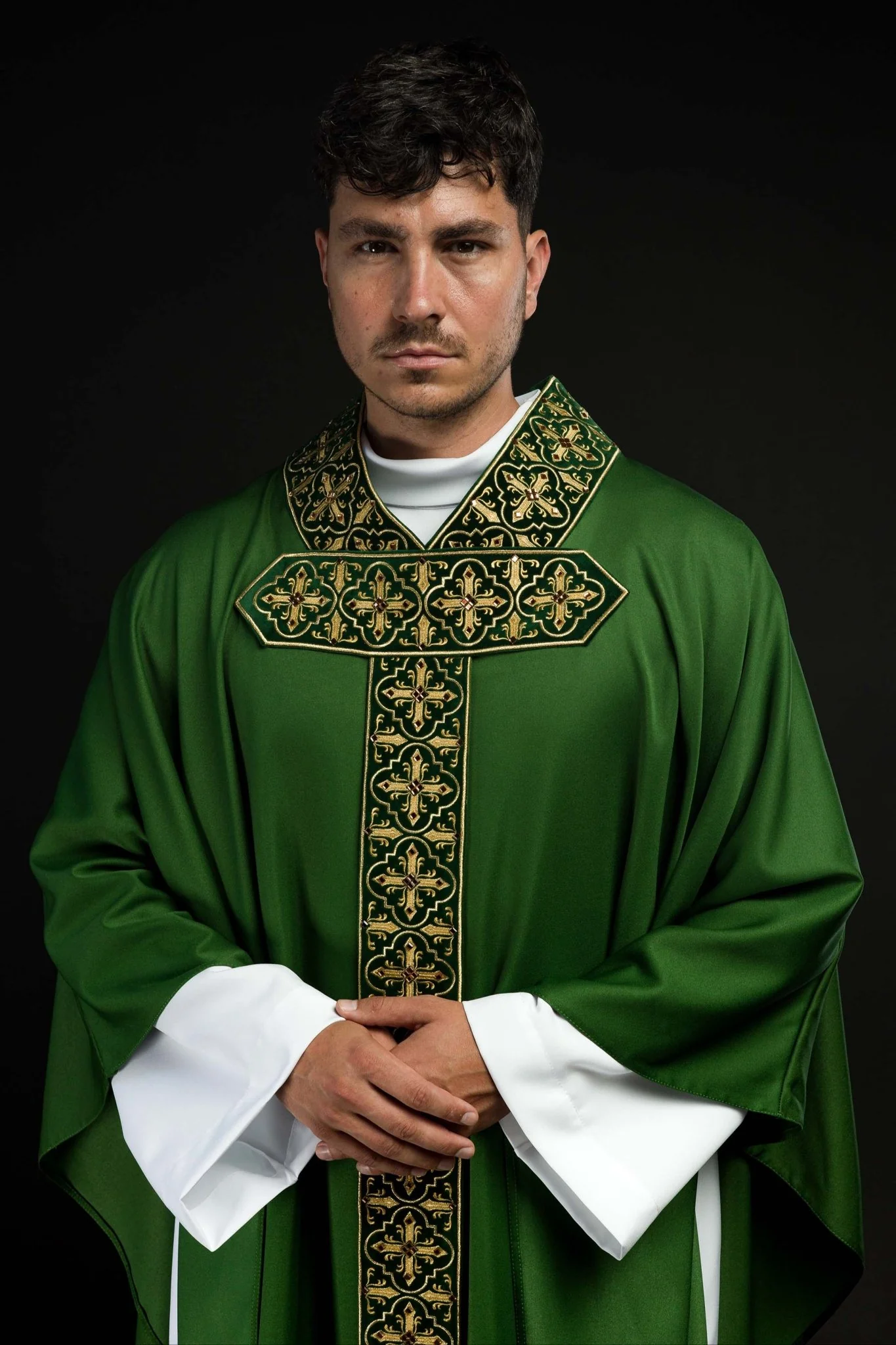 Green chasuble finished with 500 green faceted stones